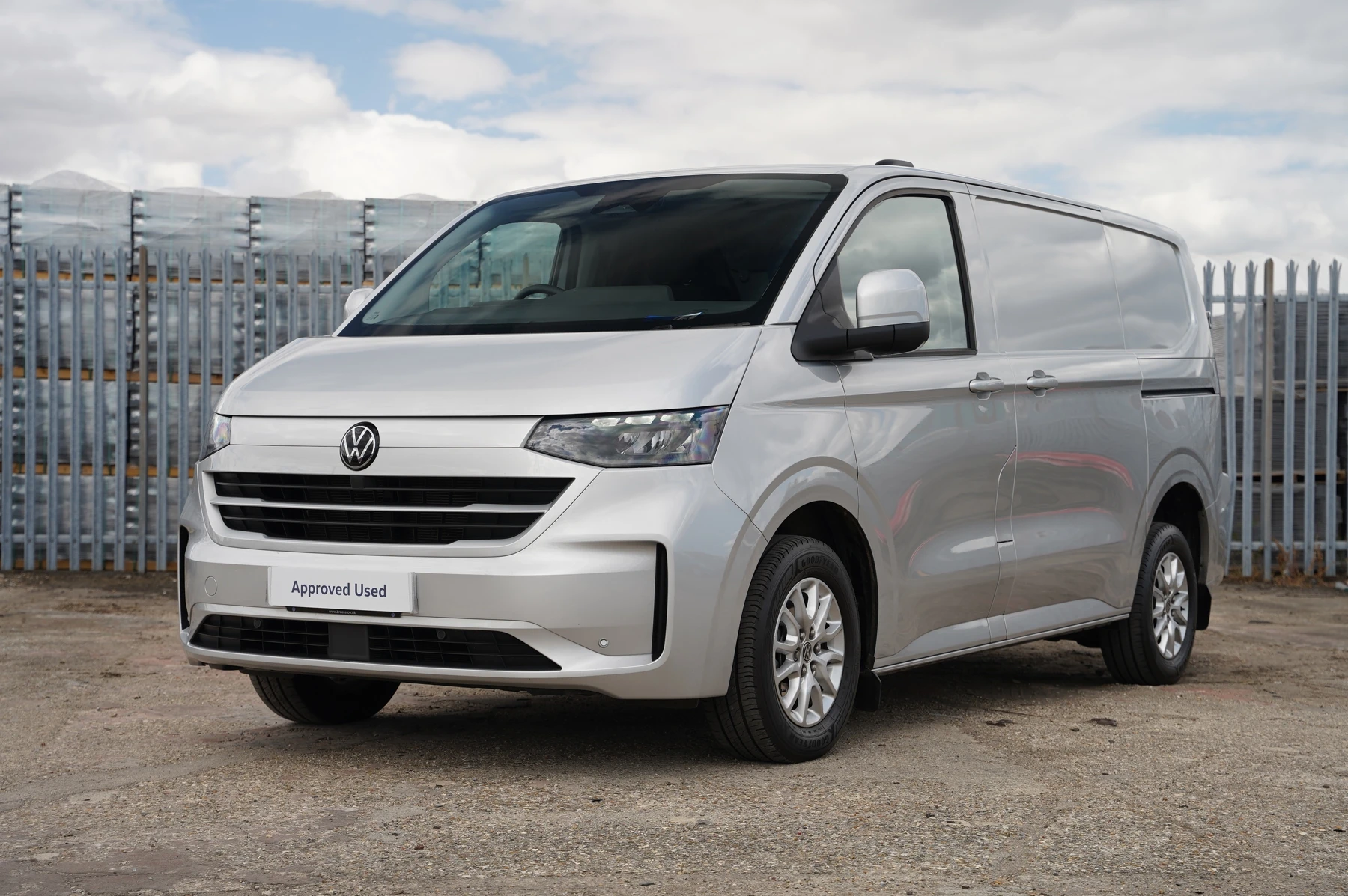 Volkswagen-Transporter-image-36