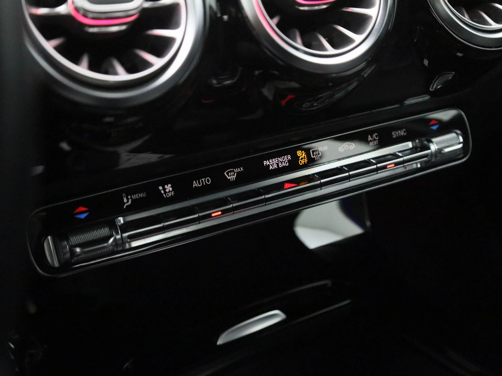 Mercedes-Benz-A-Klasse-image-16