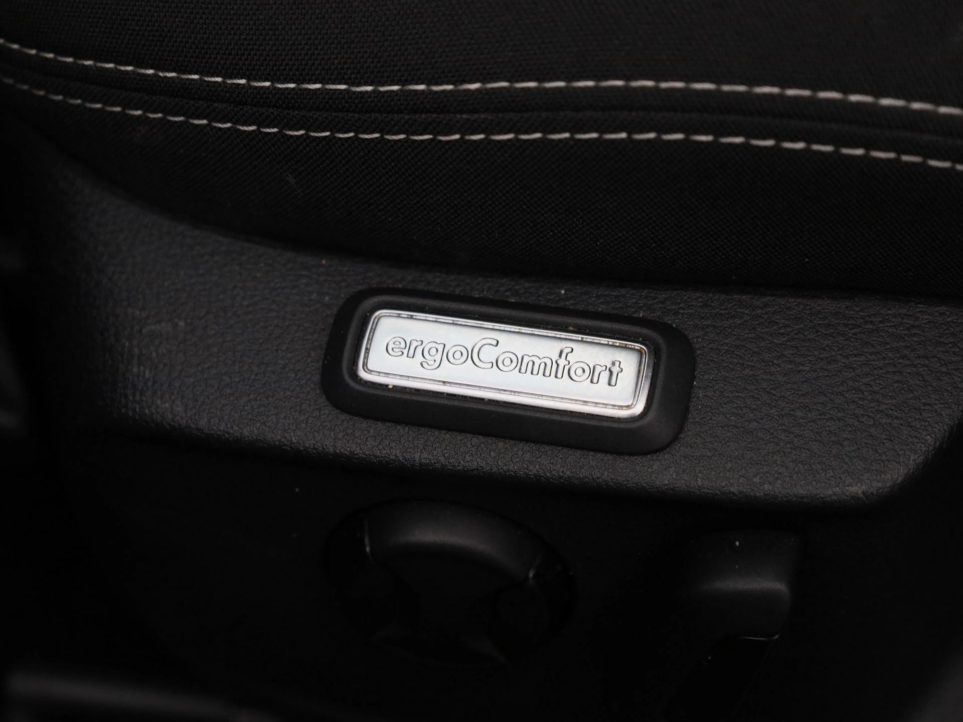 Volkswagen-Passat-image-35