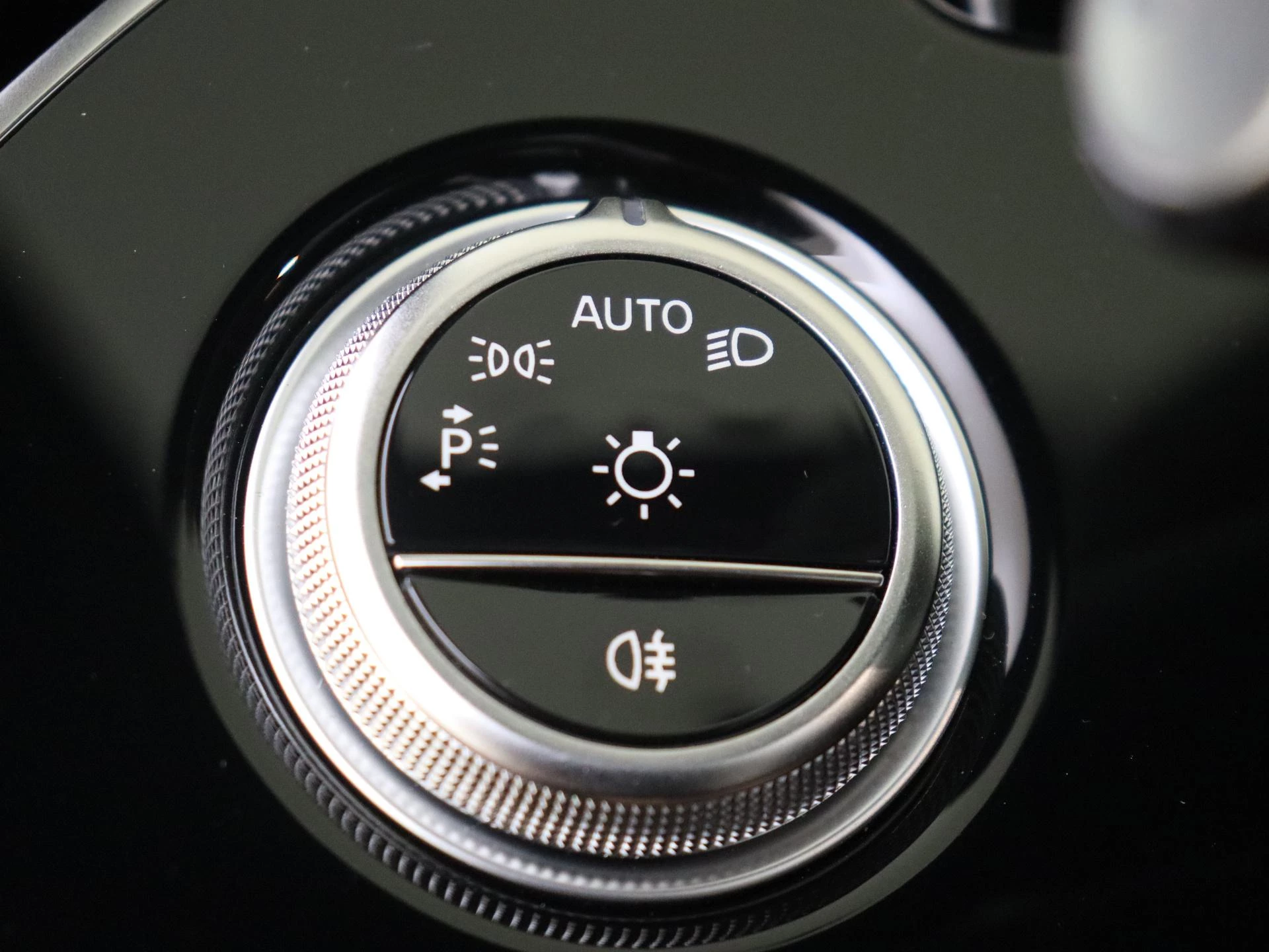 Mercedes-Benz-E-Klasse-image-22