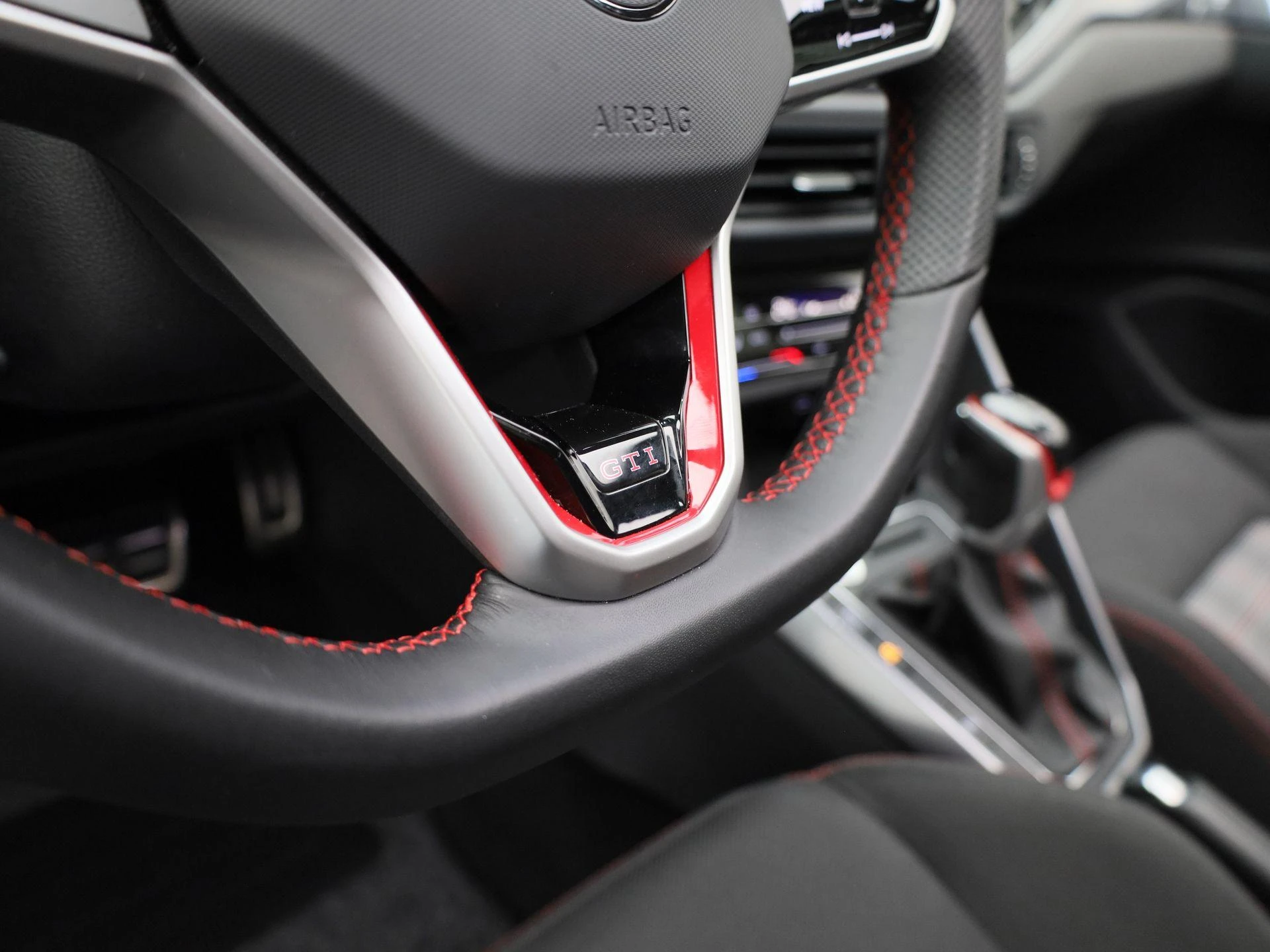 Volkswagen-Polo-image-28