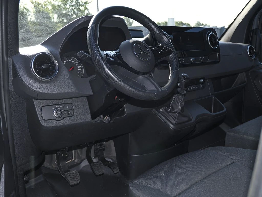 Mercedes-Benz-Sprinter 317-image-7