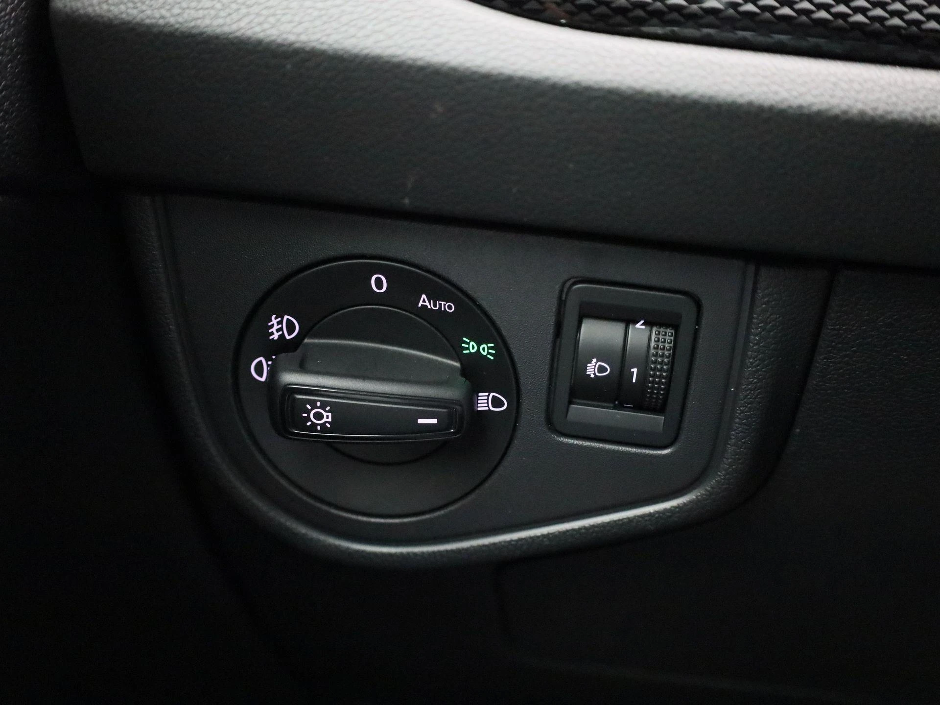 Volkswagen-Polo-image-19