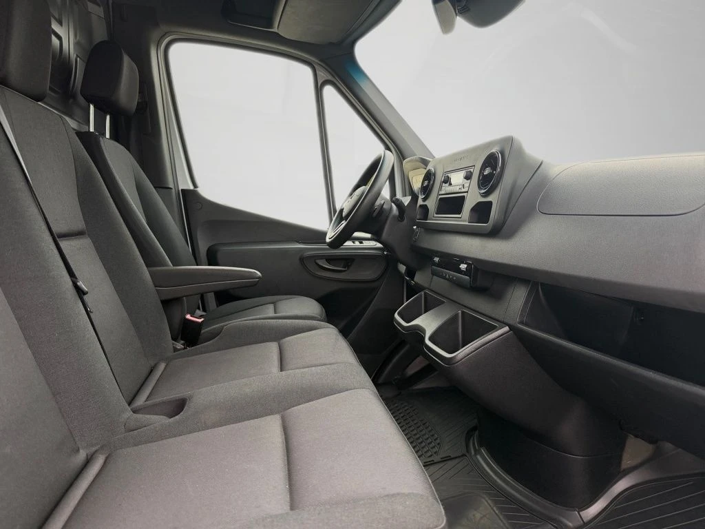 Mercedes-Benz-Sprinter 317-image-11