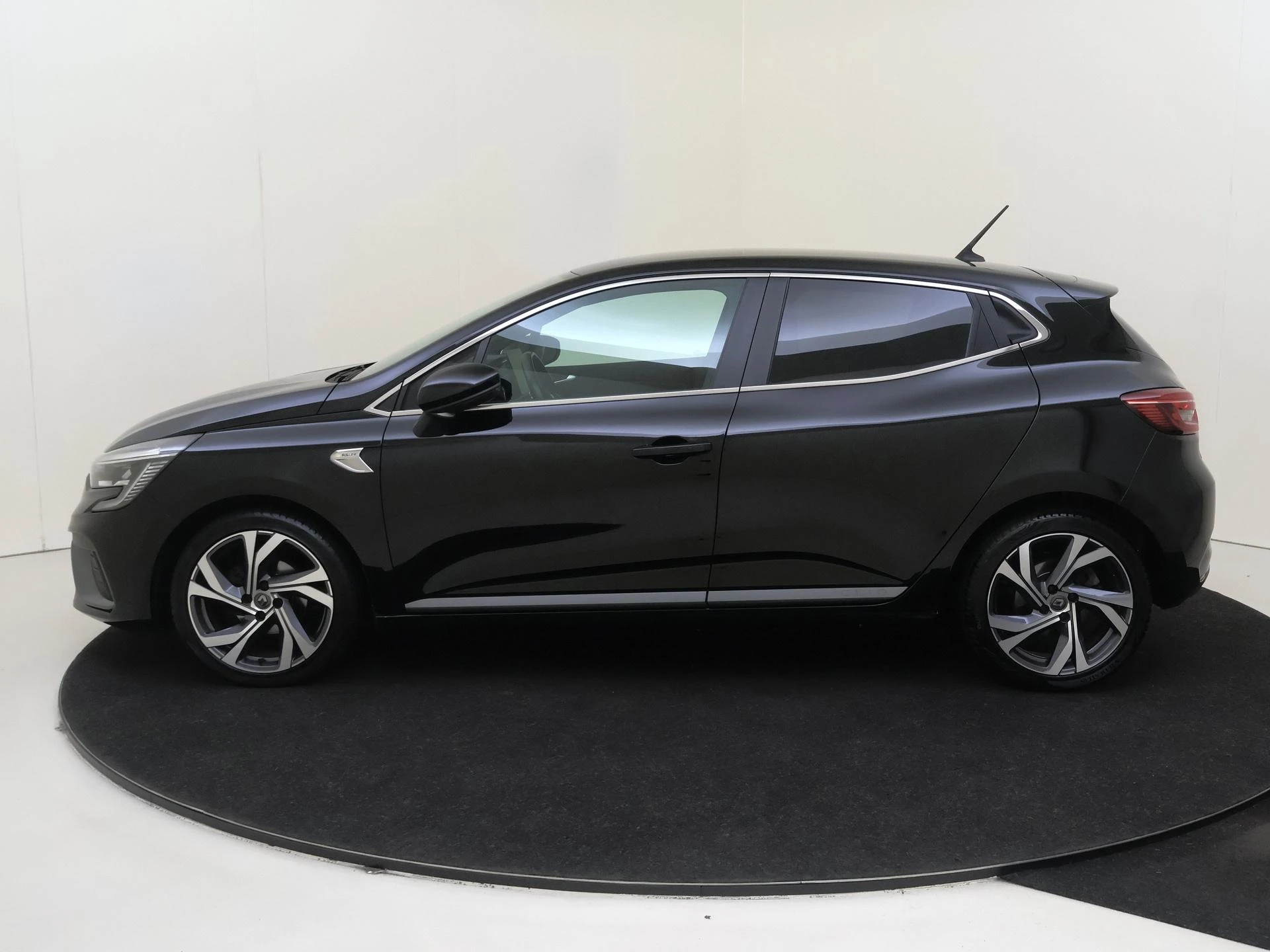 Renault-Clio-image-7