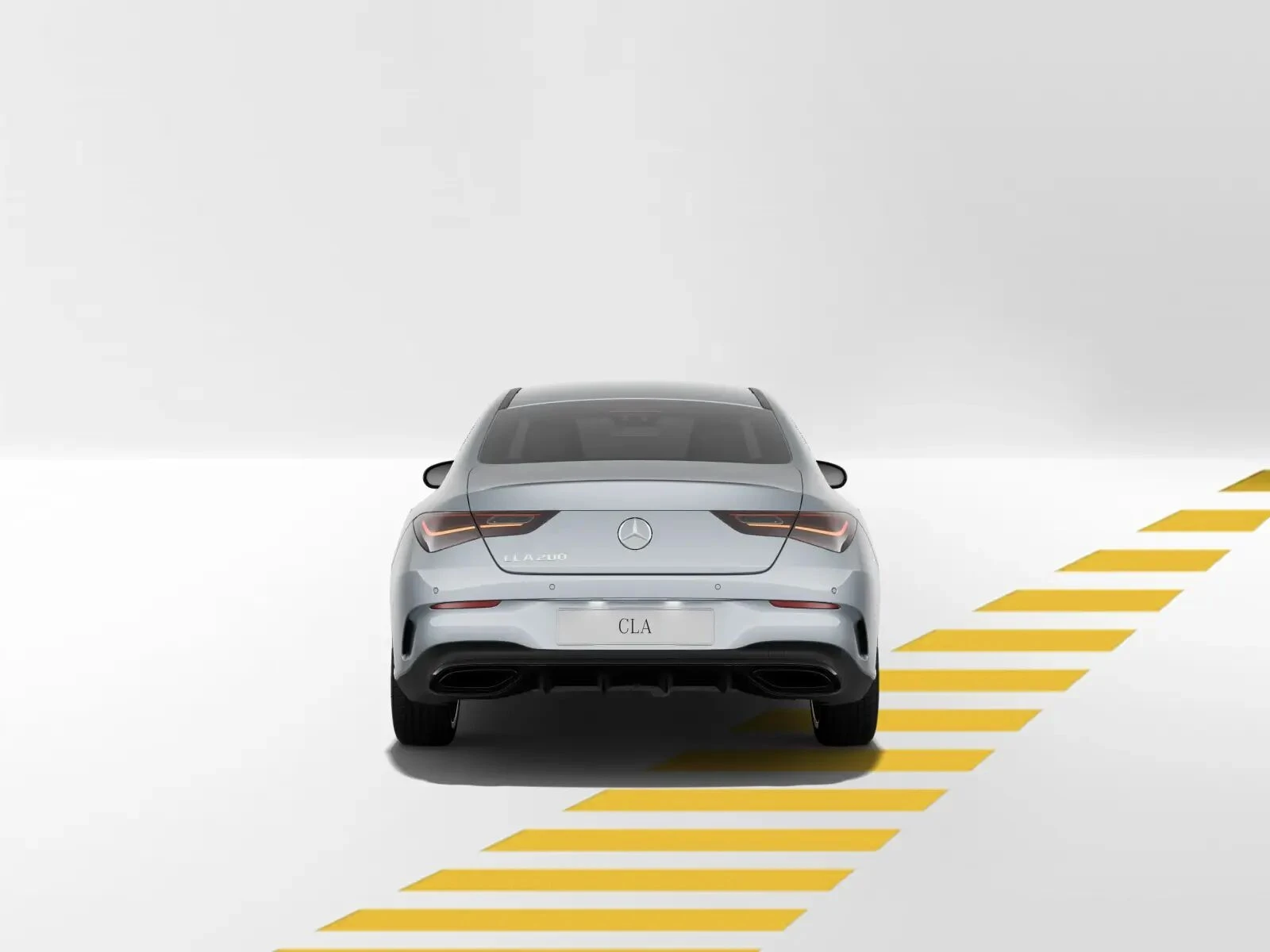 Mercedes-Benz-CLA 200-image-5