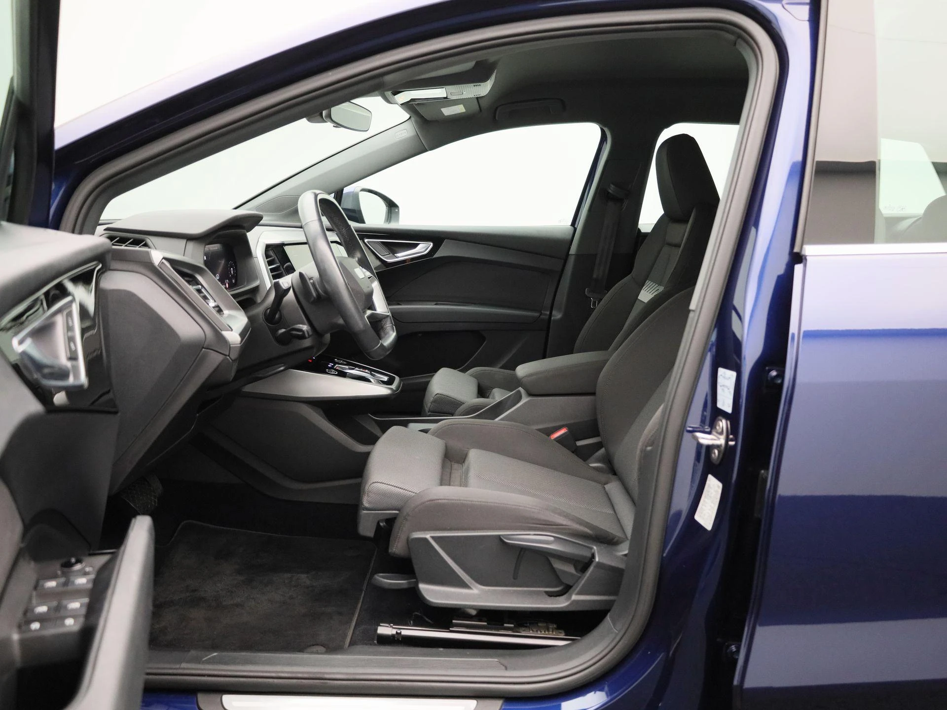 Audi-Q4 e-tron-image-8