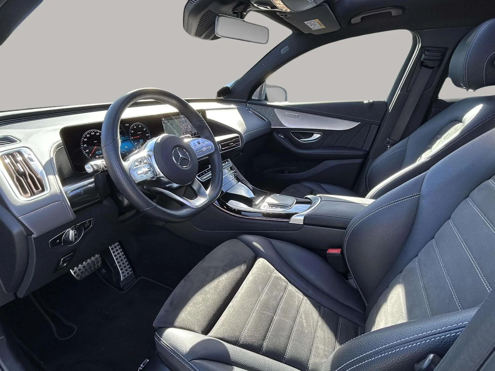 Mercedes-Benz-EQC-image-9