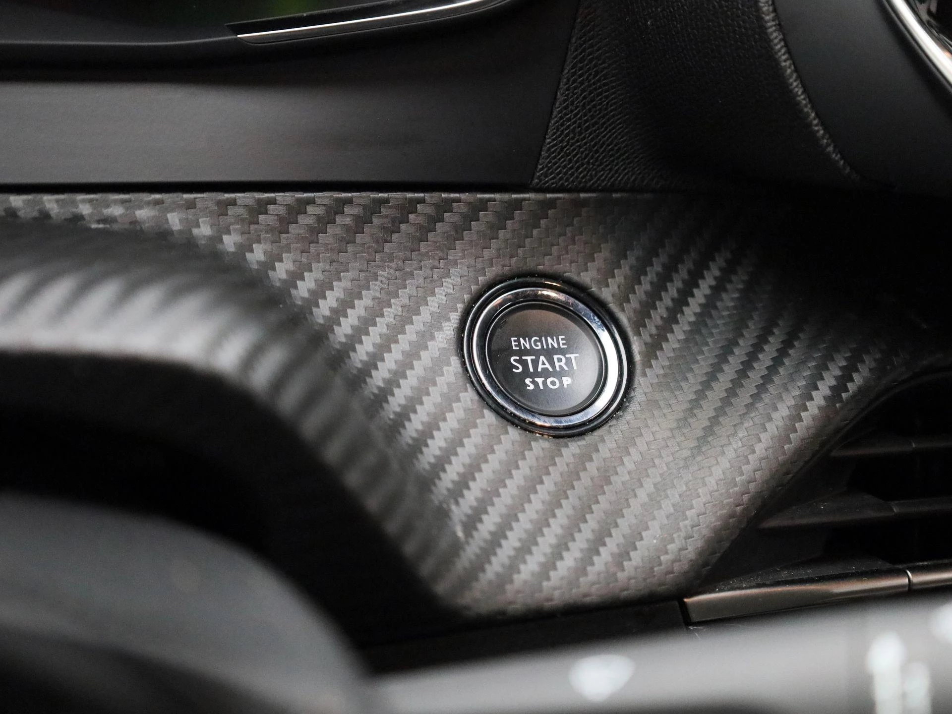 Peugeot-e-2008-image-22