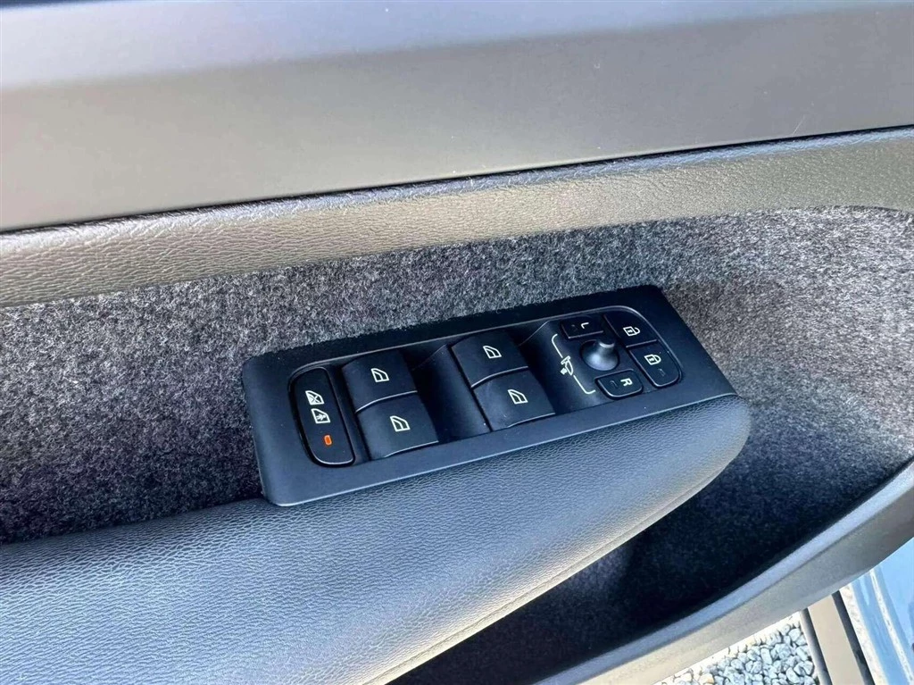 Volvo C40 P6 Recharge Core 231HK 4d Aut.