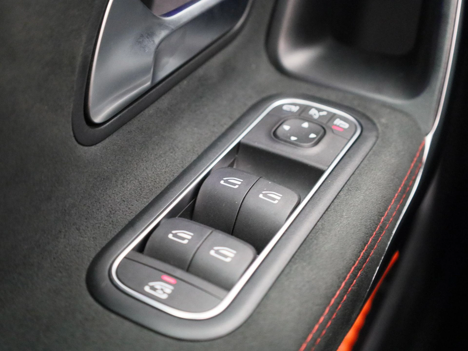 Mercedes-Benz-CLA-image-29
