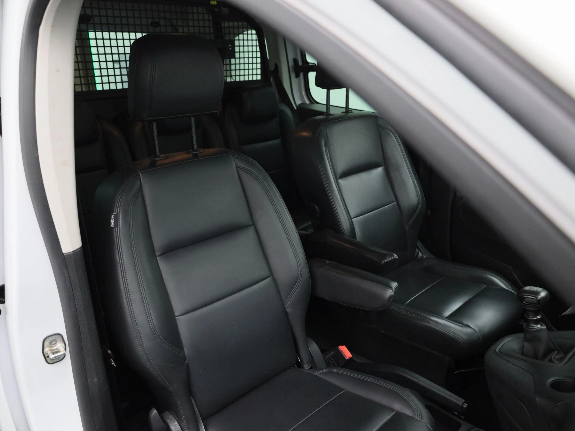 Opel-Combo Life-image-27
