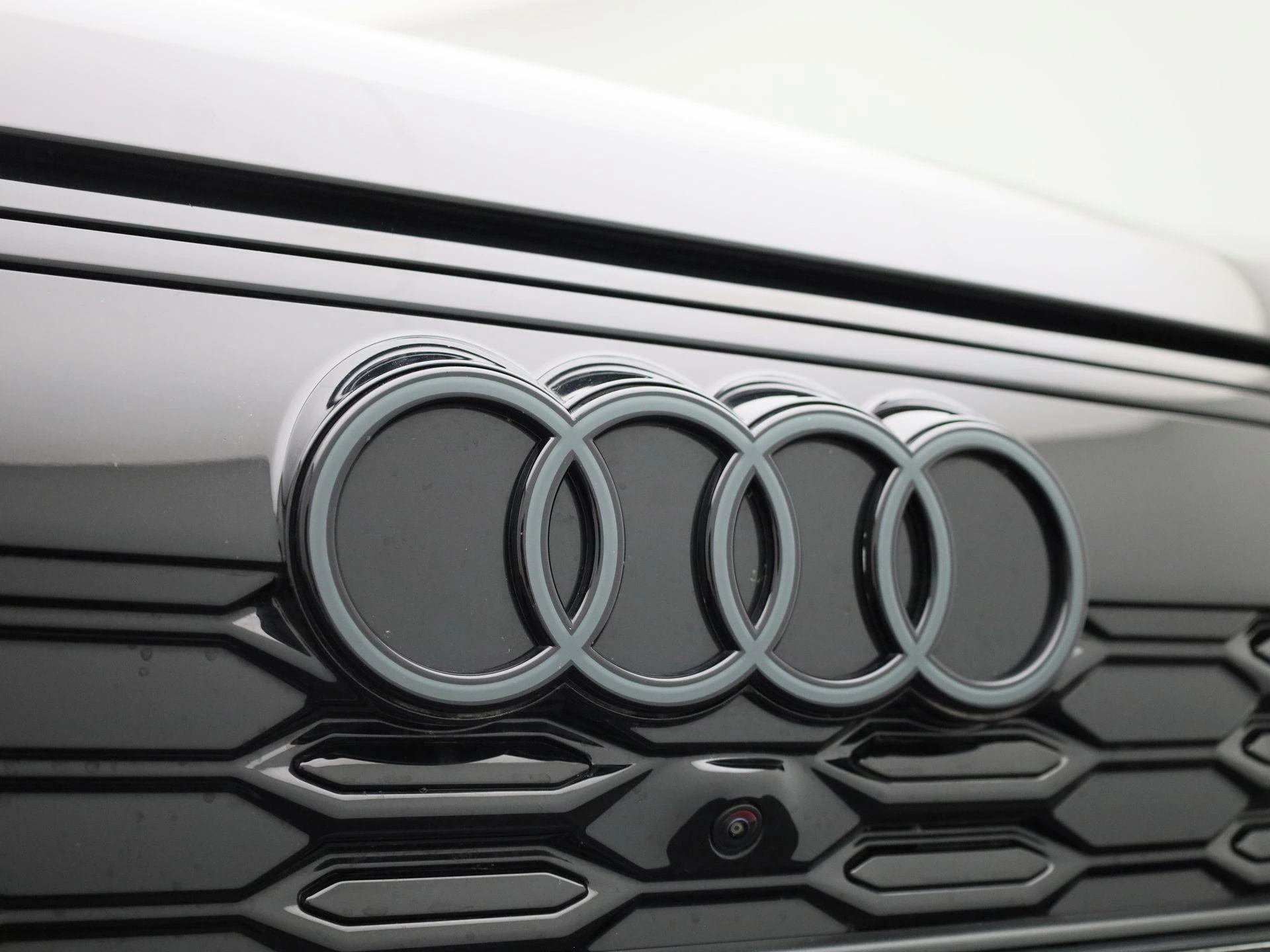 Audi-Q6 e-tron-image-54