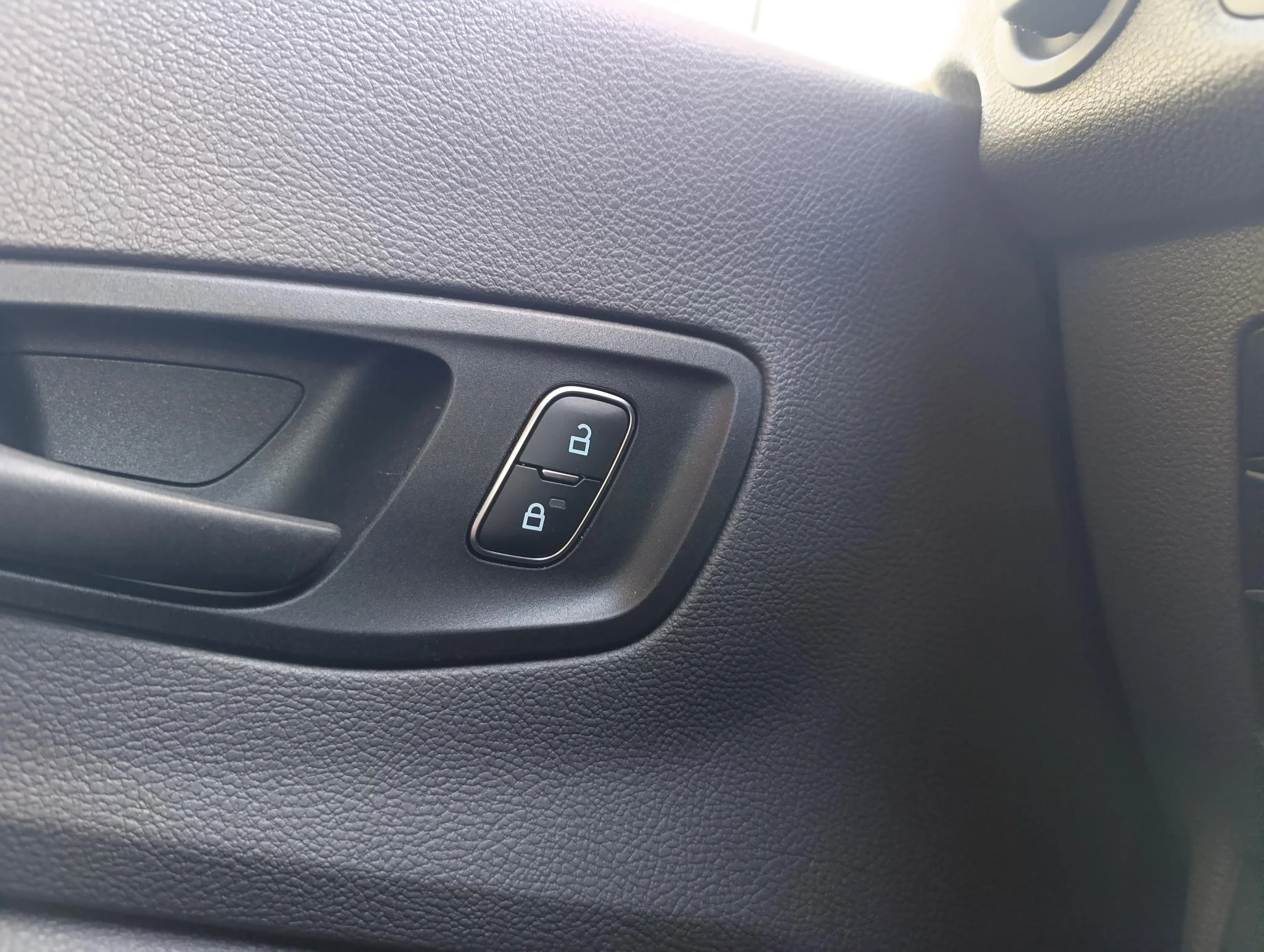 Ford-E-Transit-image-12