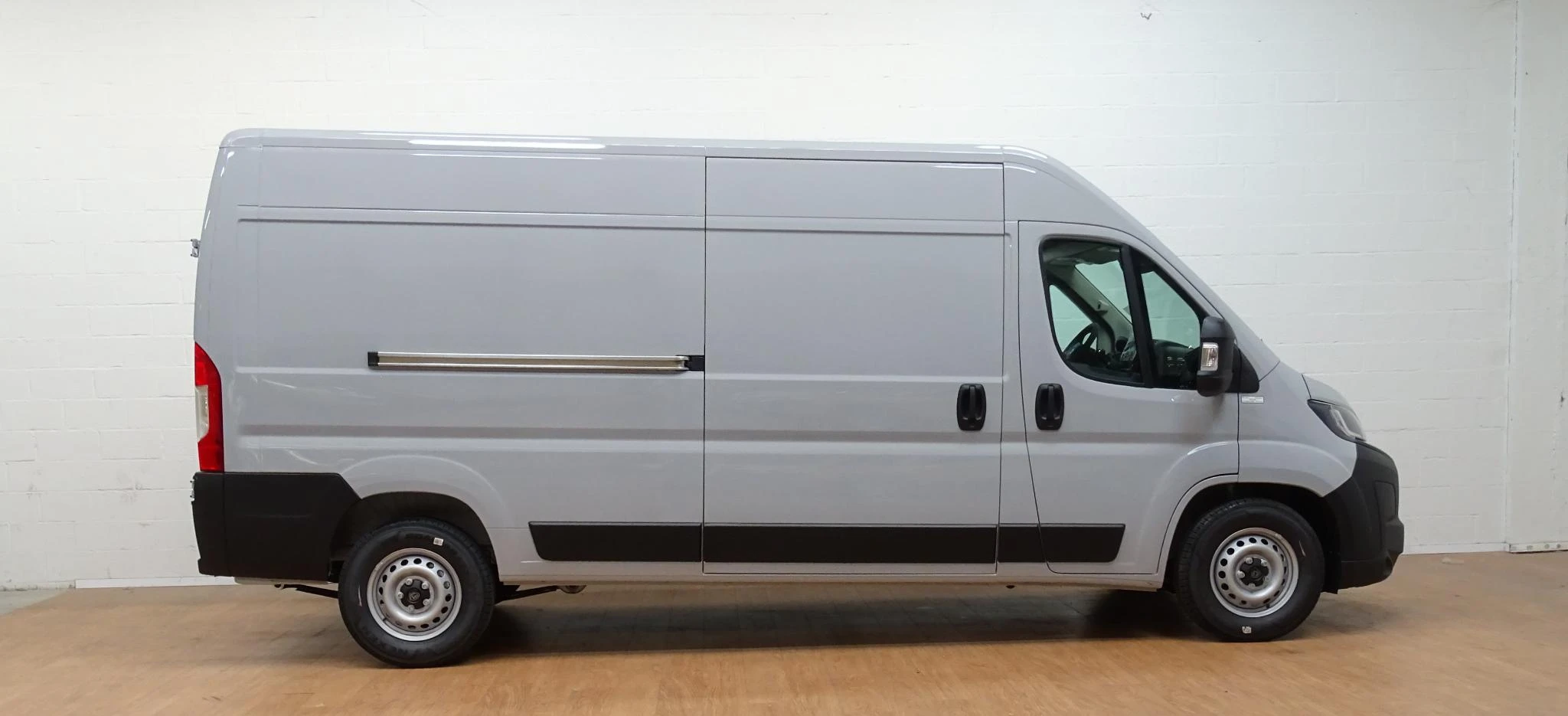 Peugeot-Boxer-image-1