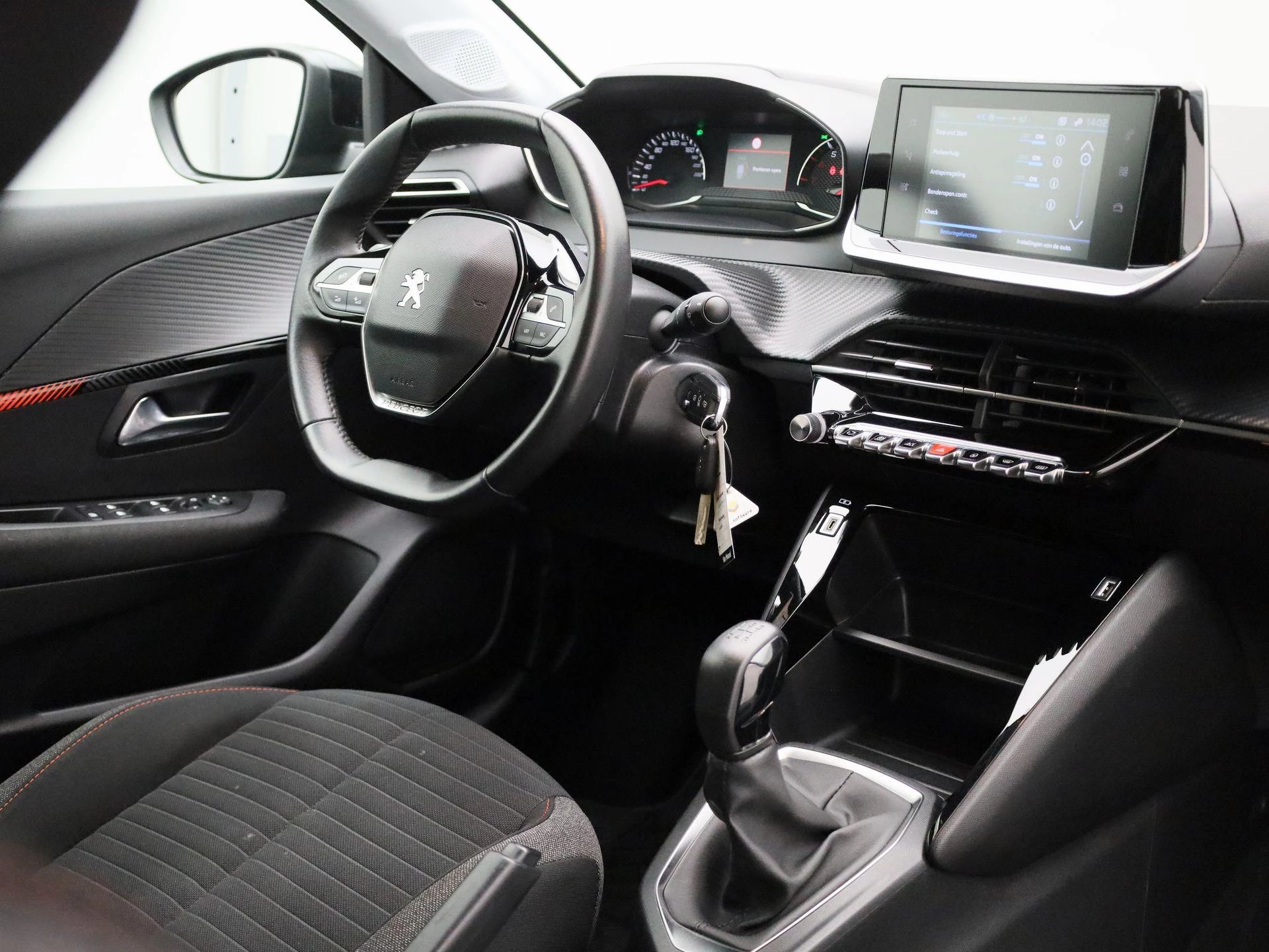 Peugeot-208-image-34