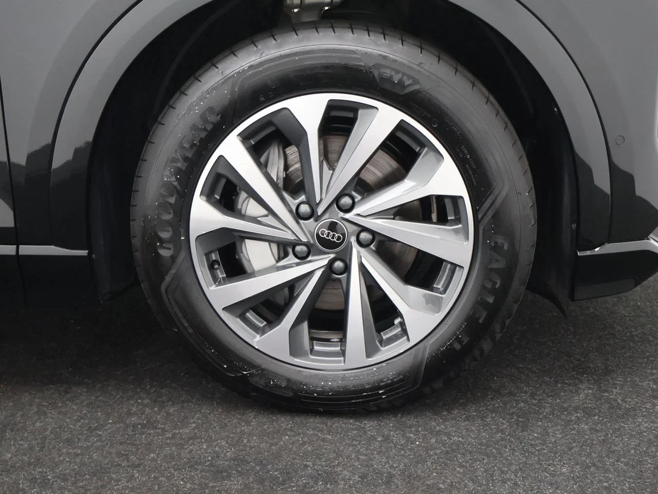 Audi-Q6 e-tron-image-6