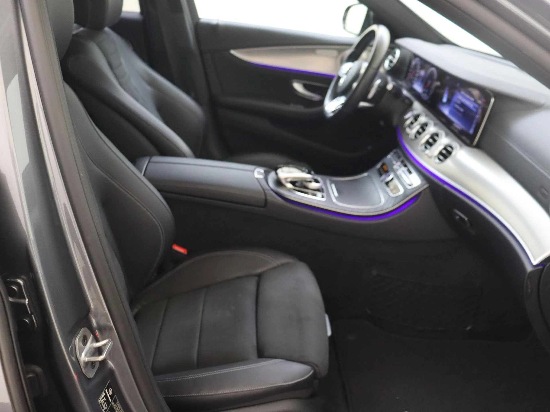 Mercedes-Benz-E-Klasse-image-4