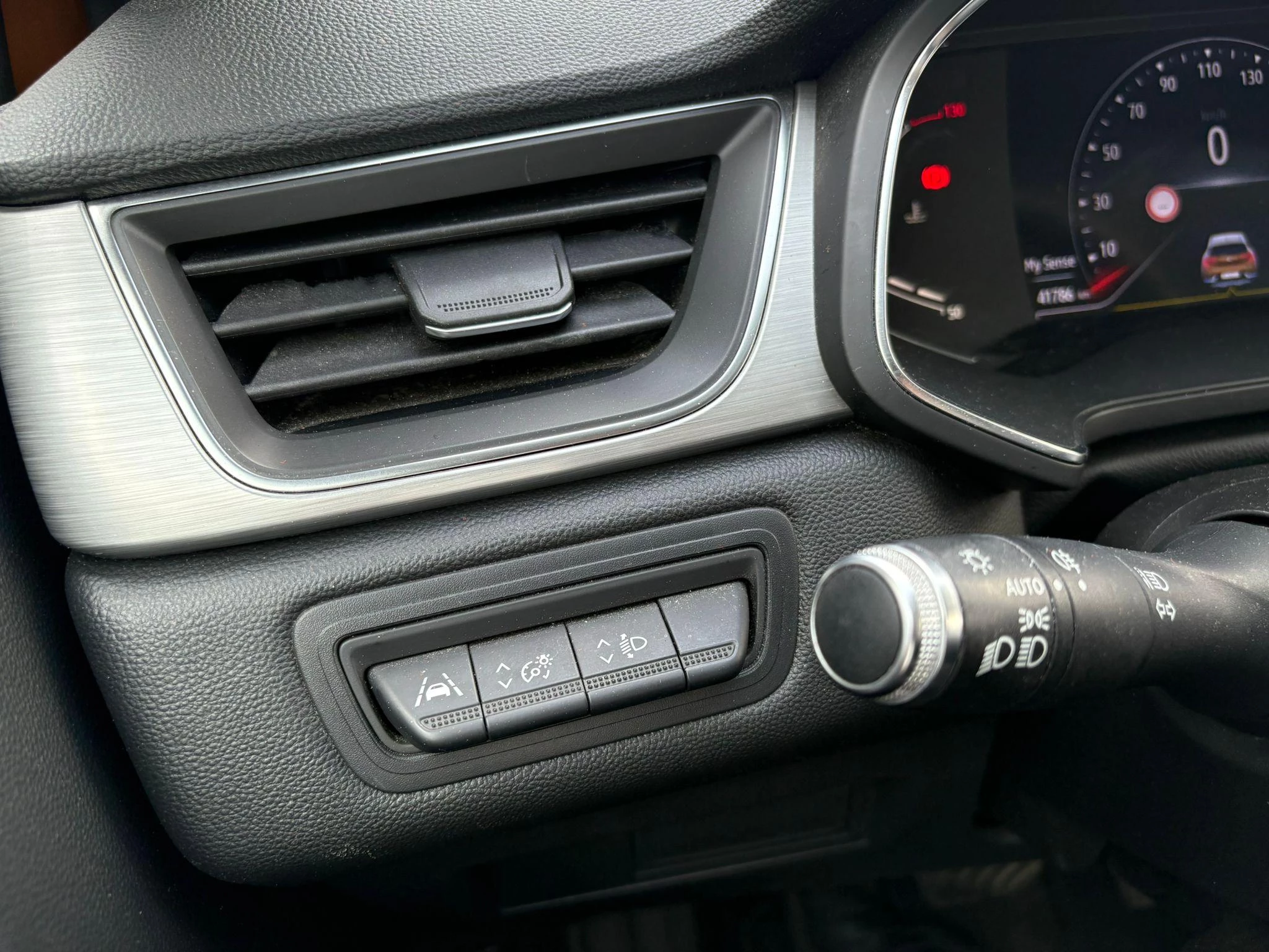 Renault-Captur-image-21