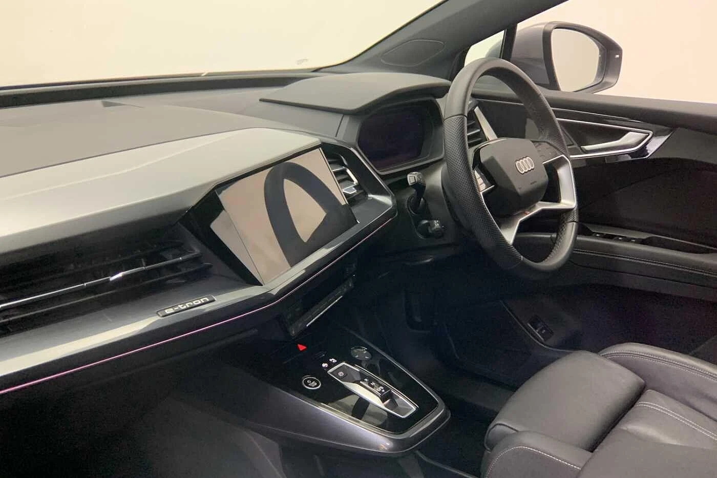 Audi-Q4 e-tron-image-11