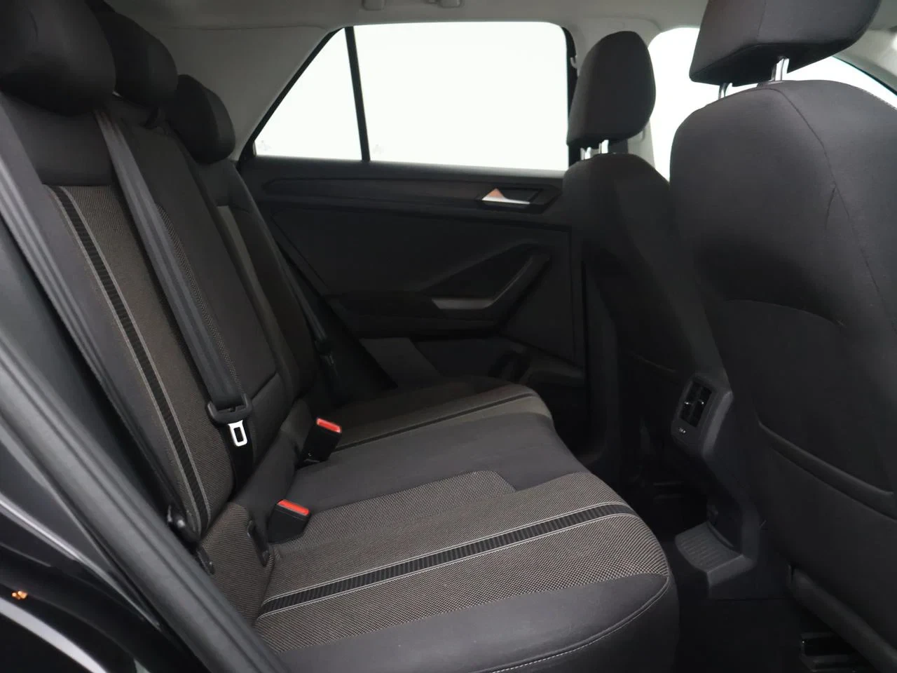Volkswagen-T-Roc-image-5