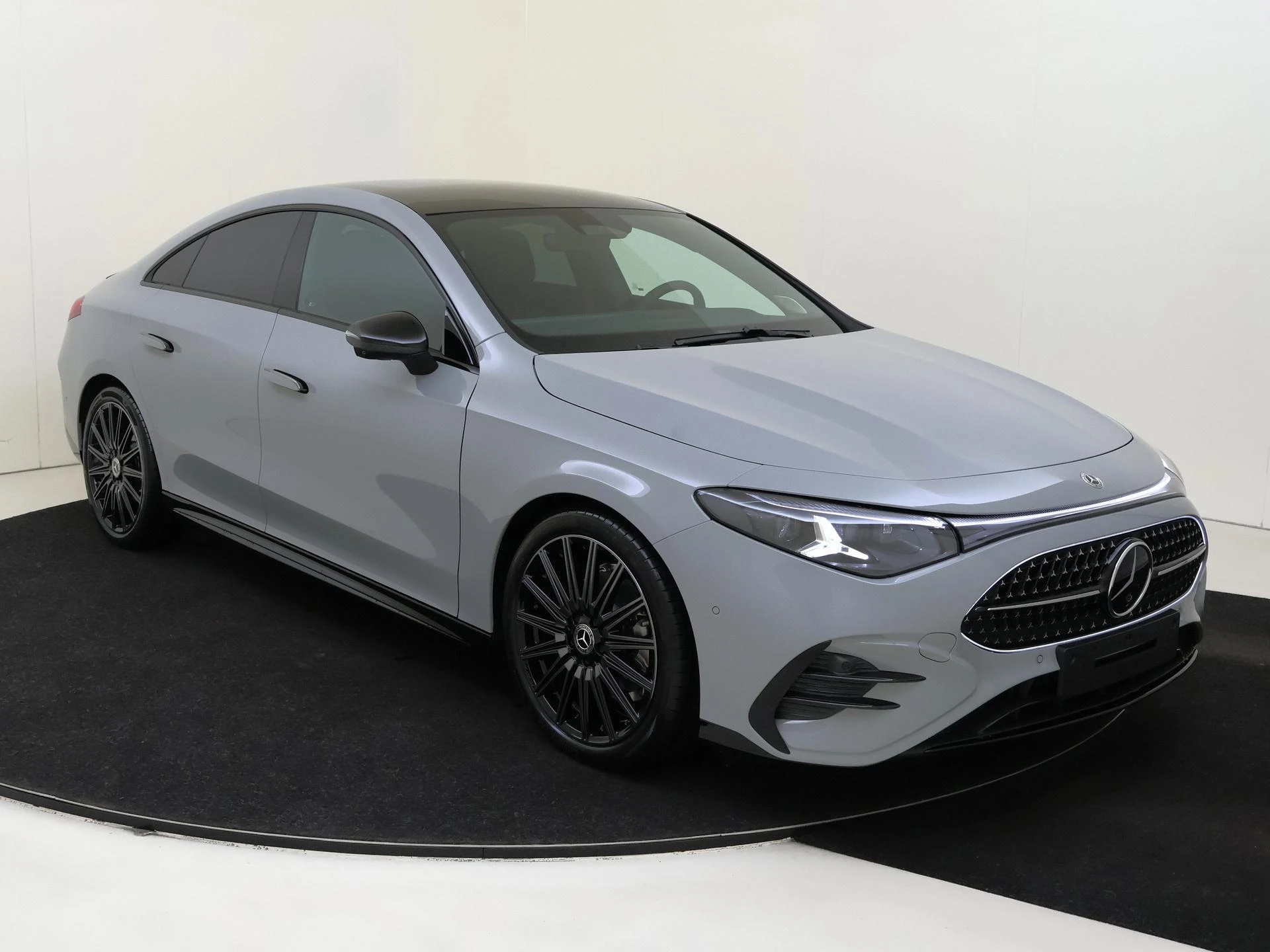 Mercedes-Benz-CLA-image-1