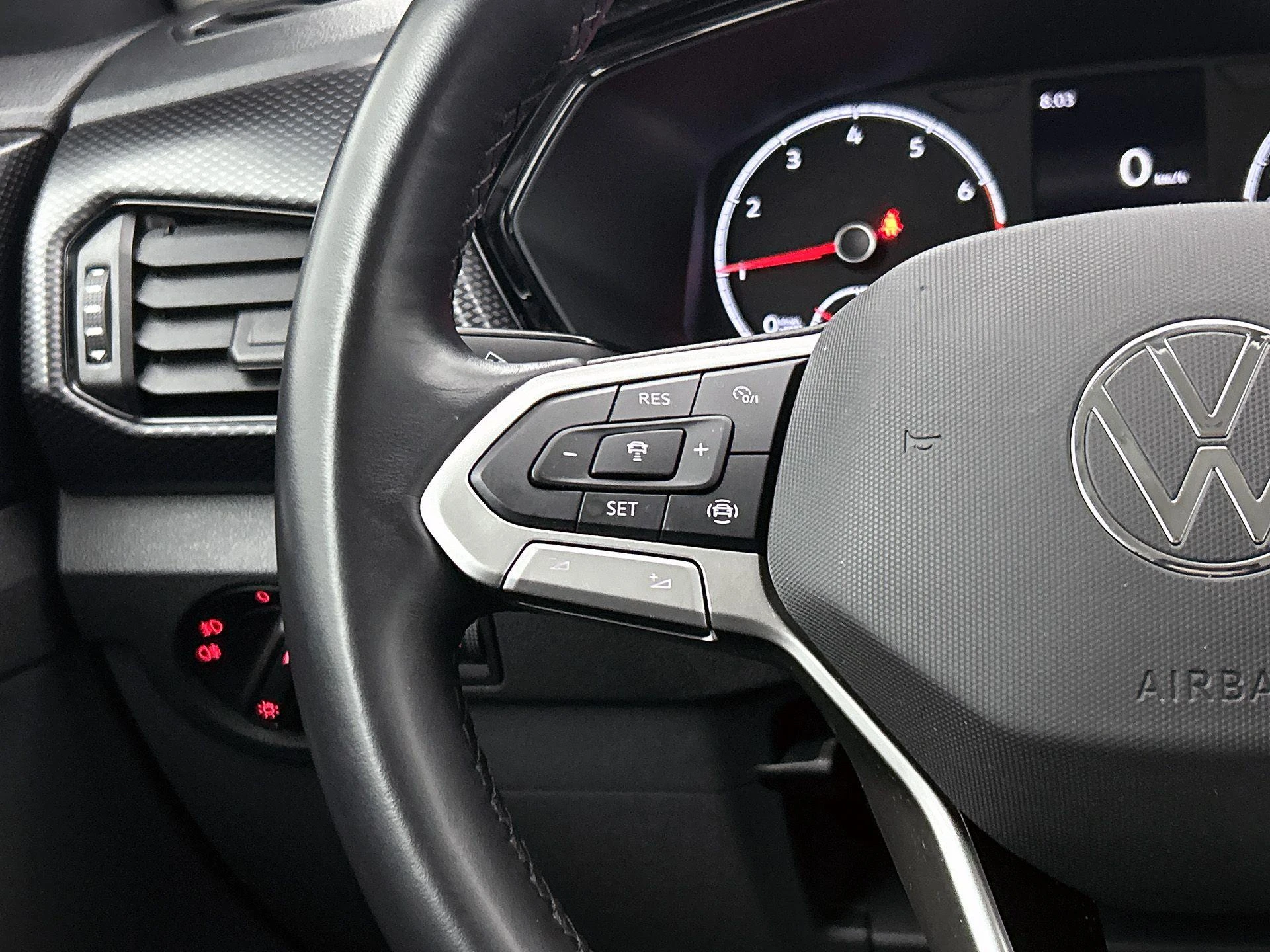 Volkswagen-T-Cross-image-5