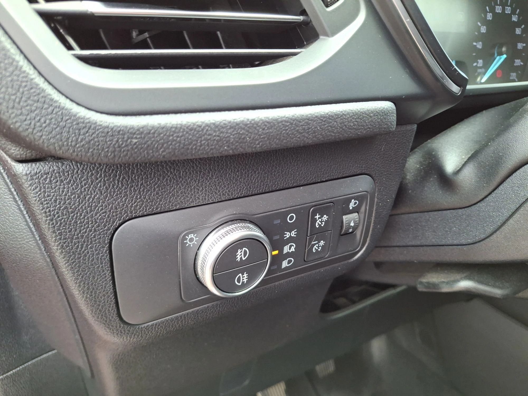 Ford-Kuga-image-12