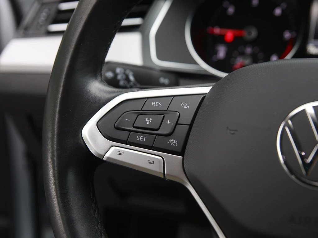 Volkswagen-Passat-image-14
