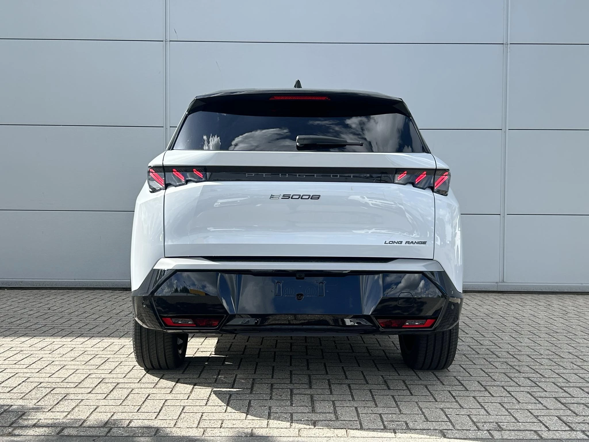 Peugeot-e-5008-image-3