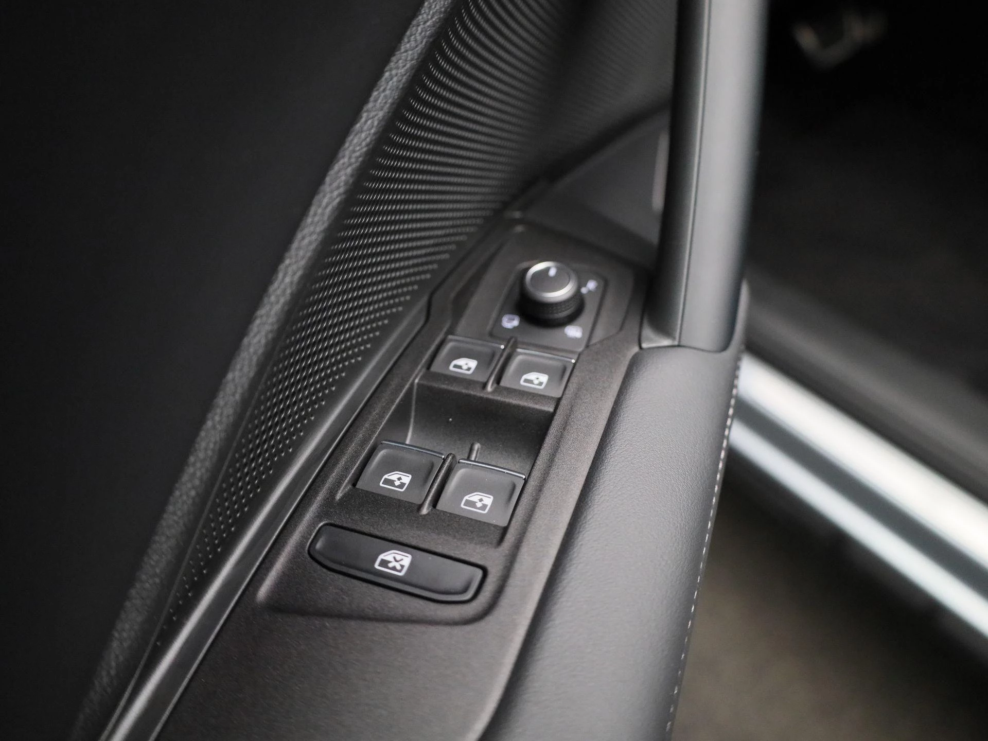 Volkswagen-Tiguan-image-35
