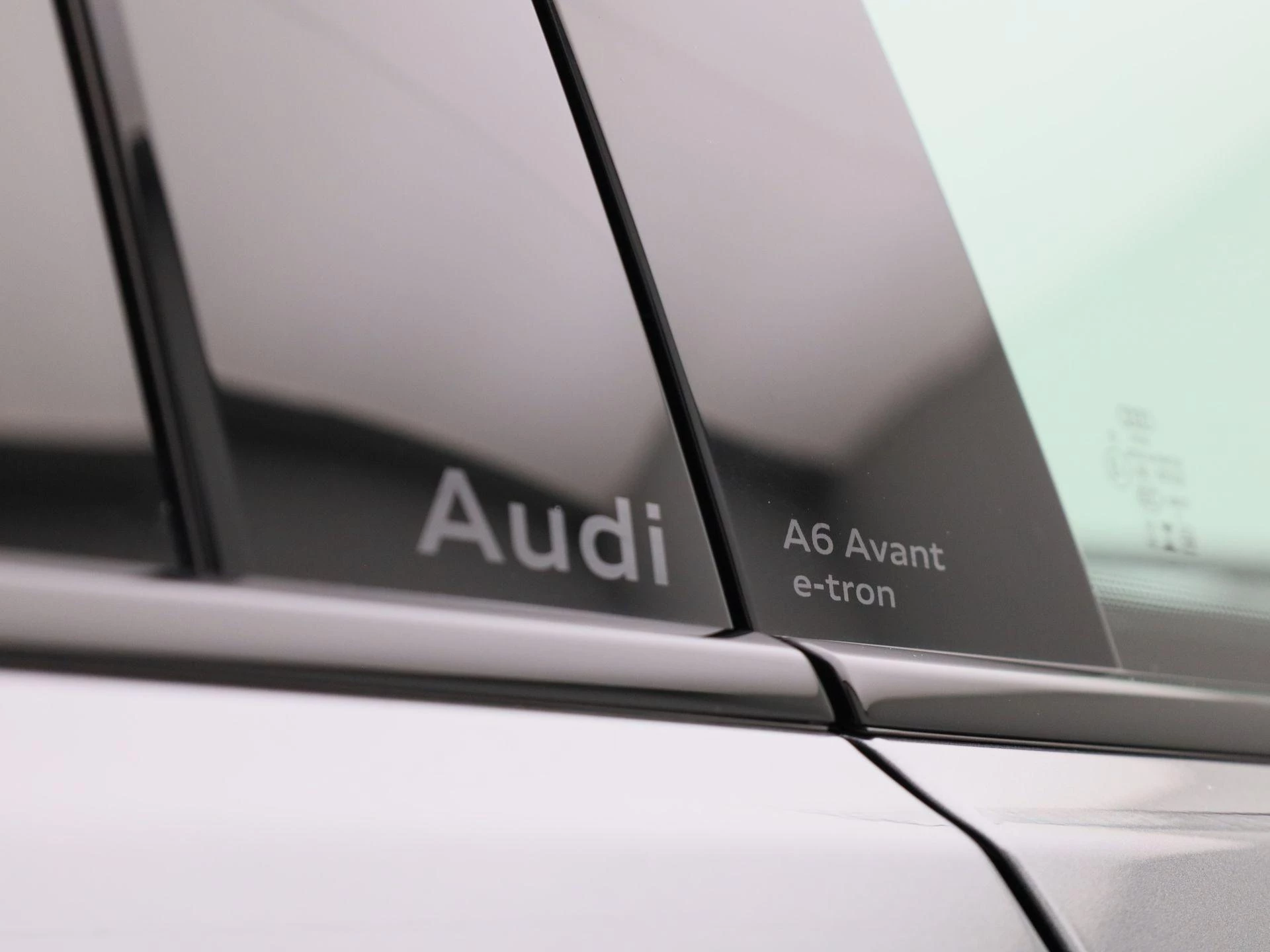 Audi-A6 Avant e-tron-image-55