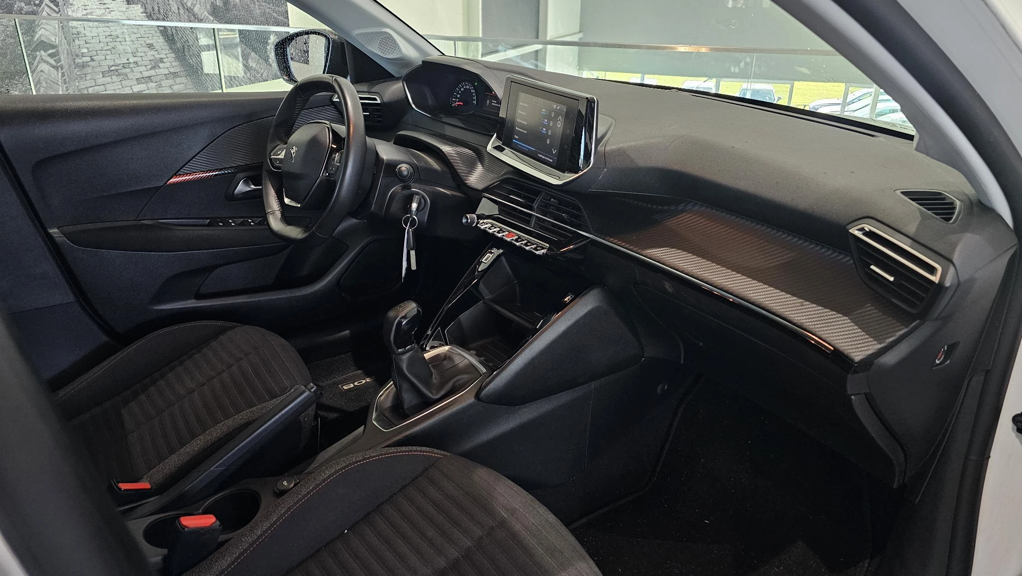 Peugeot-208-image-11