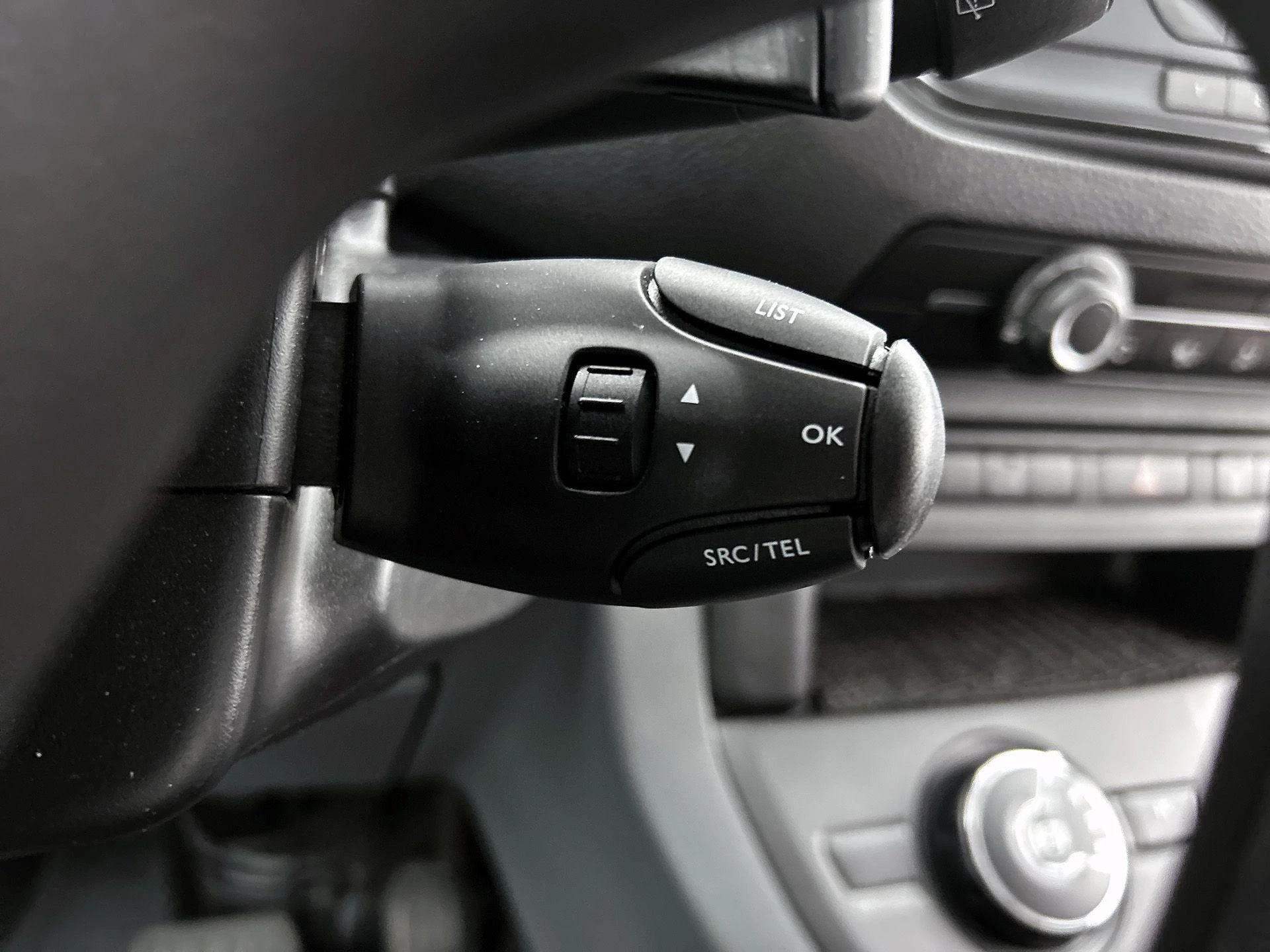 Opel-Vivaro-image-9