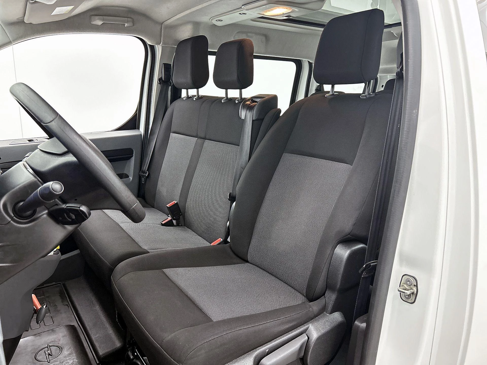 Opel-Vivaro-e-image-29