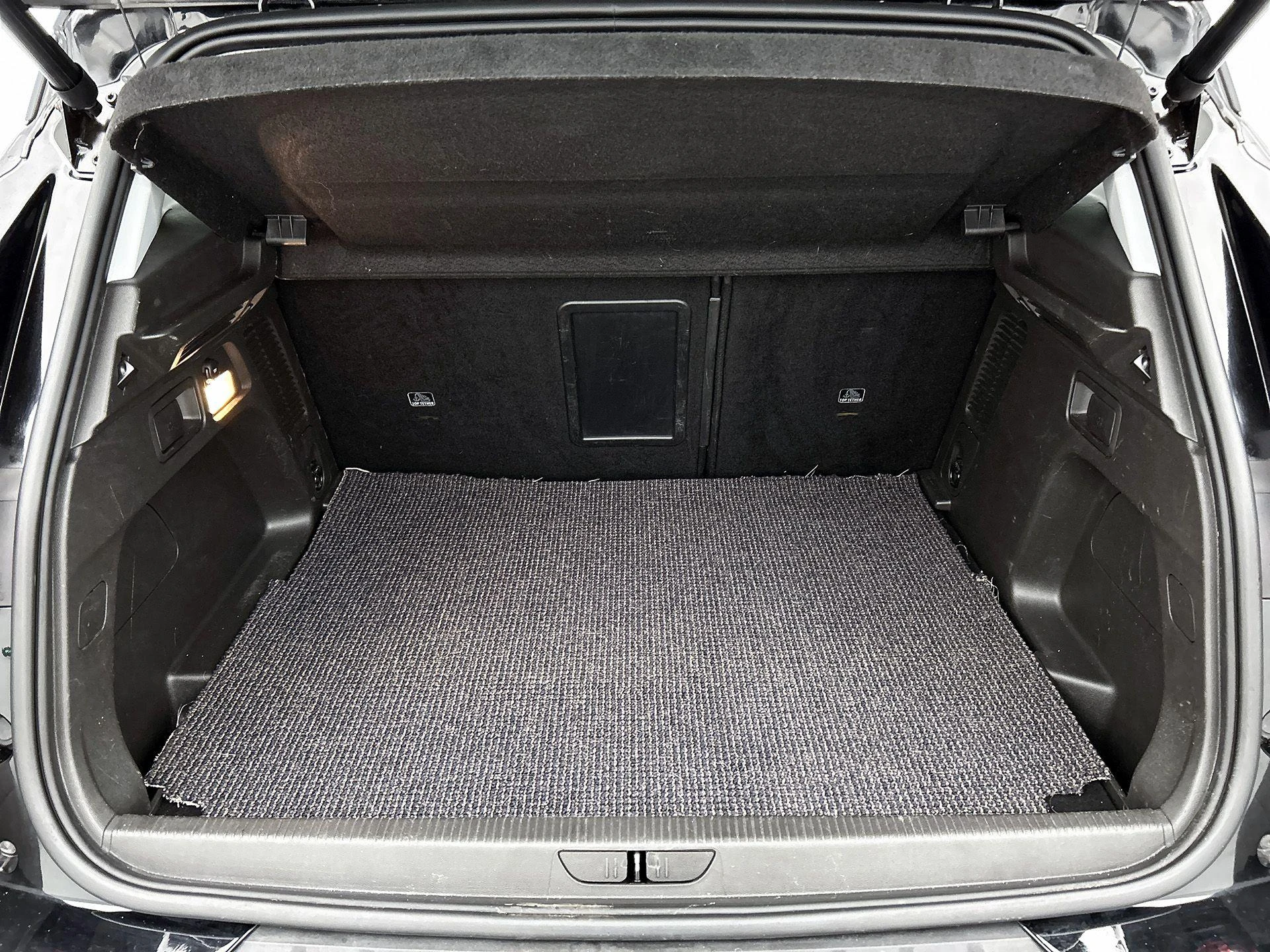 Opel-Grandland X-image-13