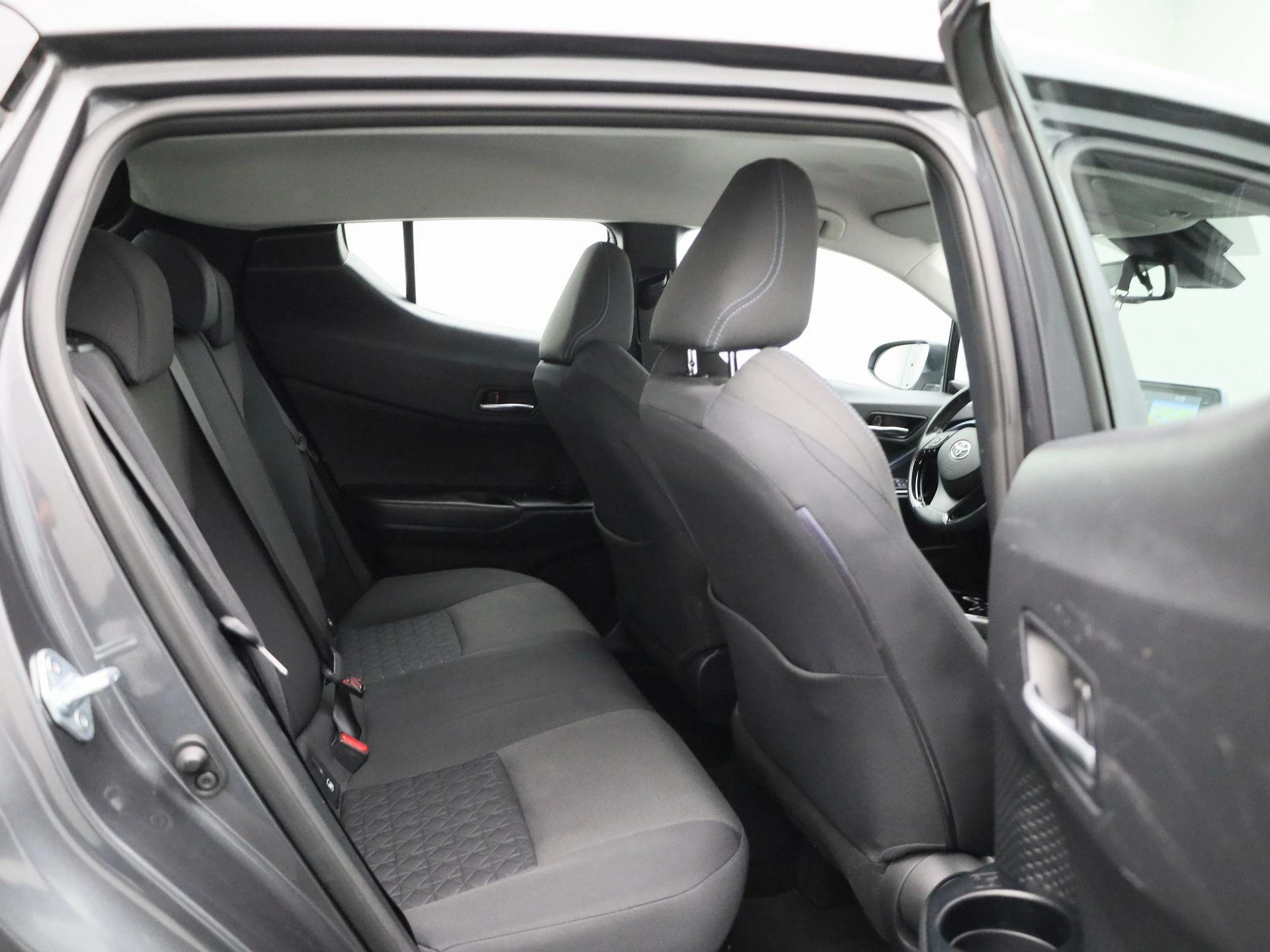 Toyota-C-HR-image-32