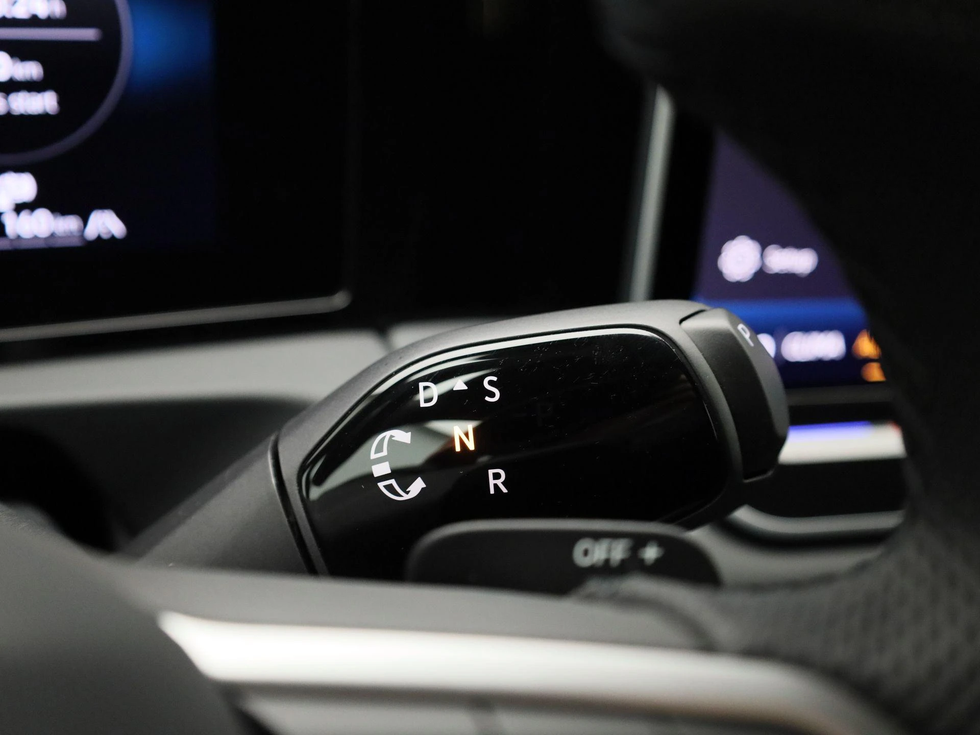 Volkswagen-Tiguan-image-33