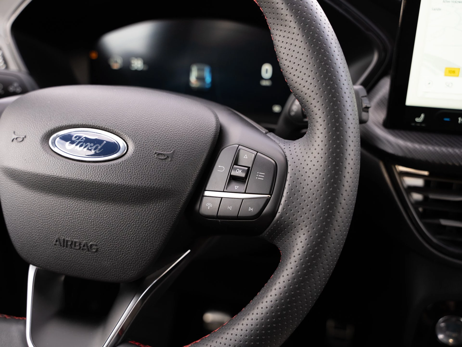 Ford Kuga ST-Line X*PANO*AHK*LED-MATRIX*360GRAD*ACC*NAVI*SOUND-SYS.