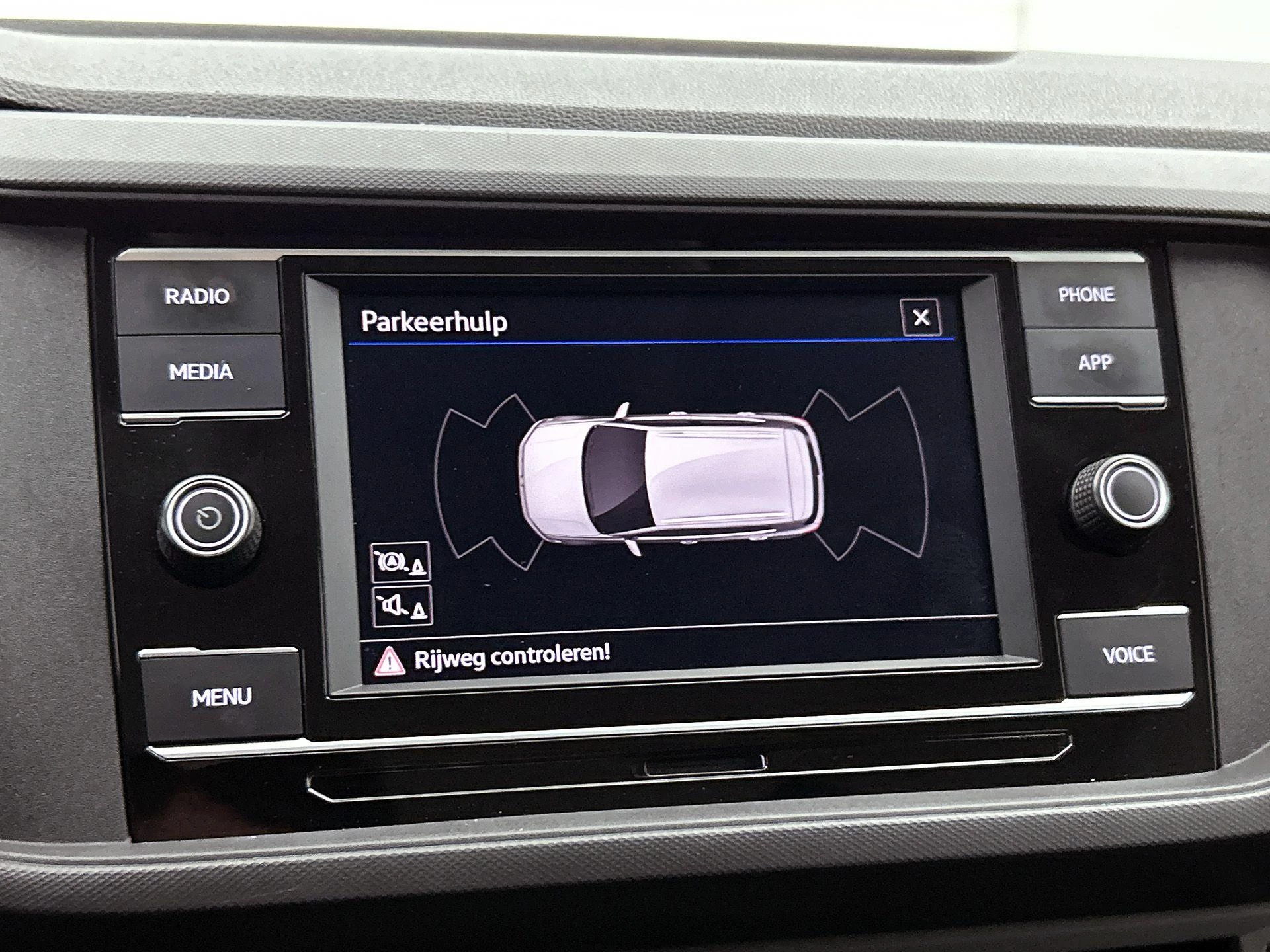 Volkswagen-T-Cross-image-10