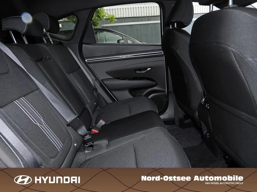 Hyundai Tucson 1.6 T-GDI ADVANTAGE 2WD SHZ LHZ NAVI LEDNX4 TUCSON 1.6 T-GDI ADVANTAGE 2WD SHZ LHZ NAVI LED