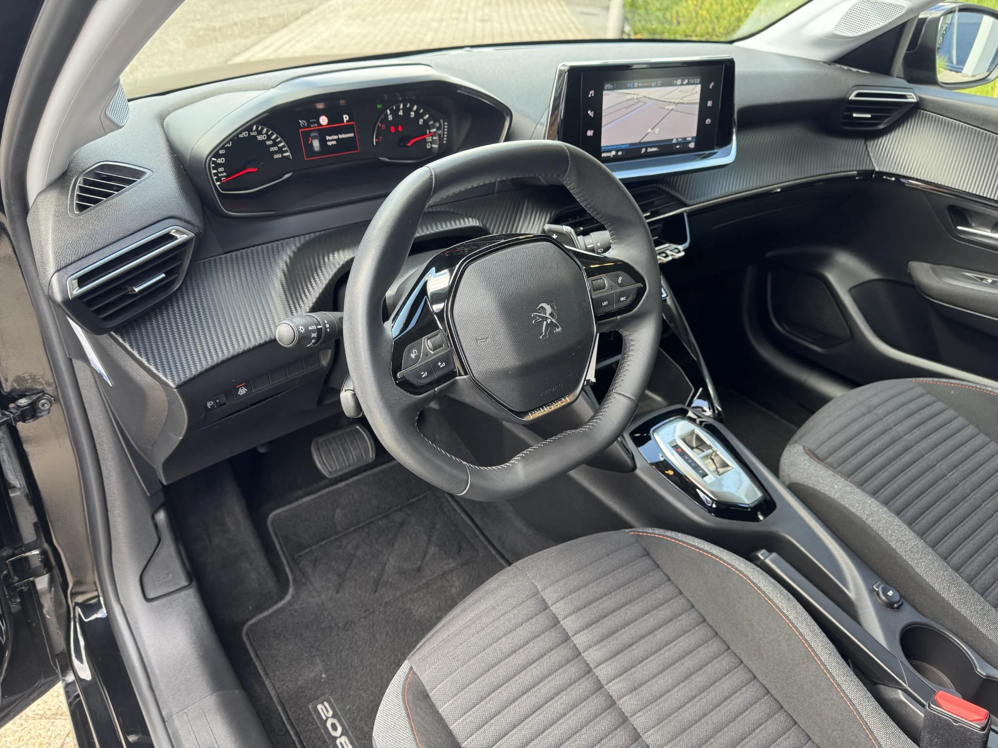 Peugeot-208-image-17