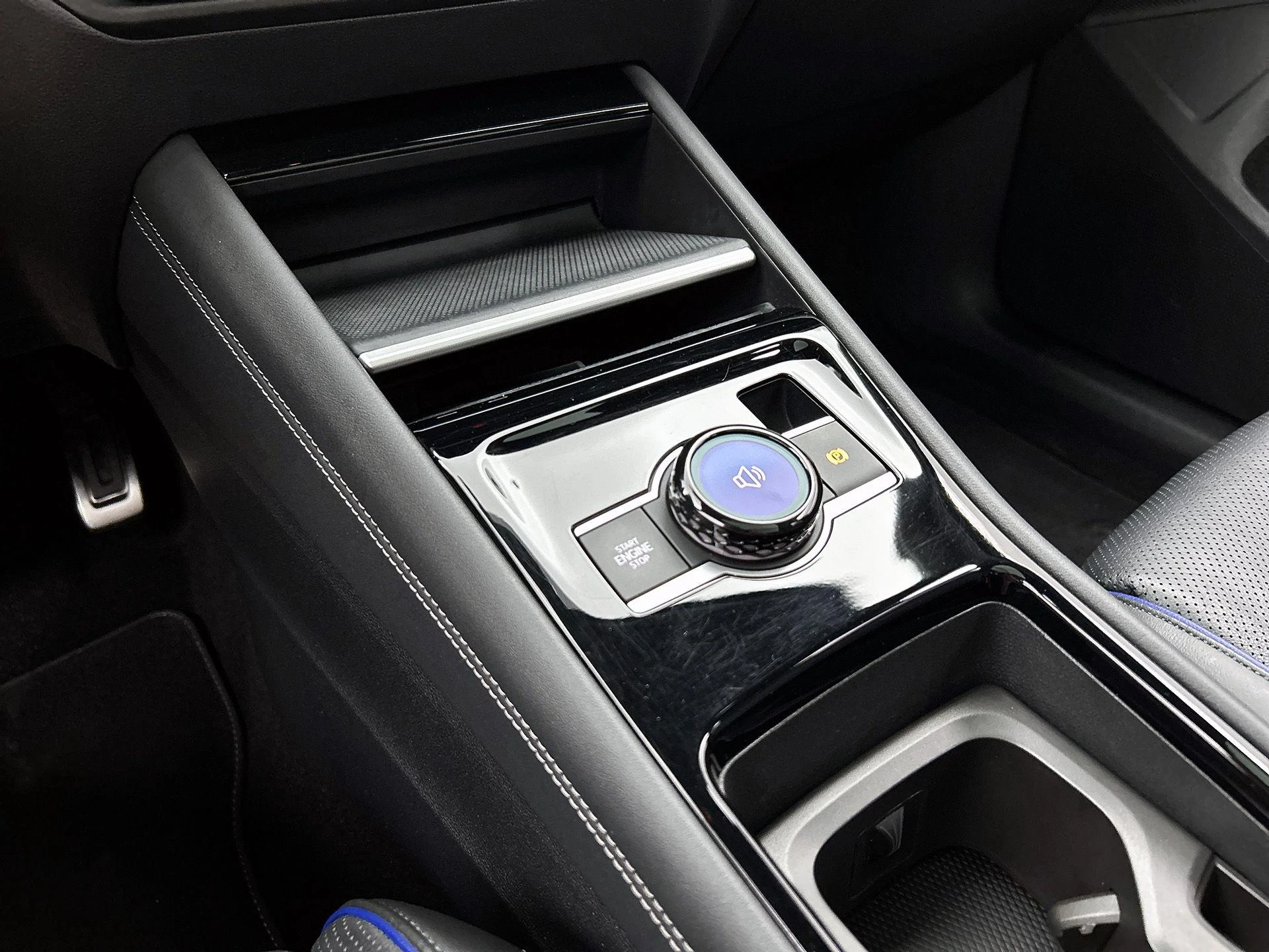 Volkswagen-Tiguan-image-33