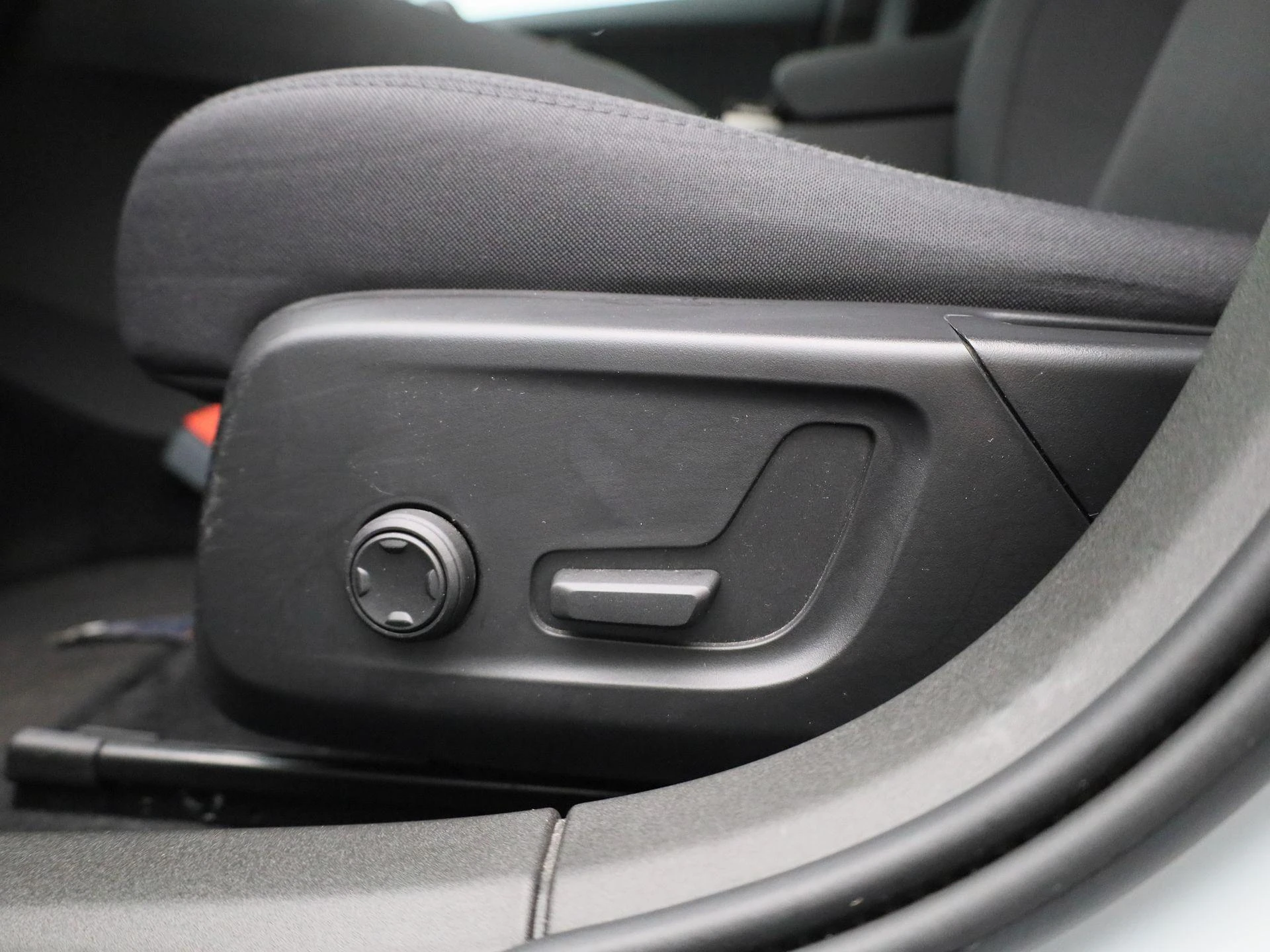 Polestar-2-image-35