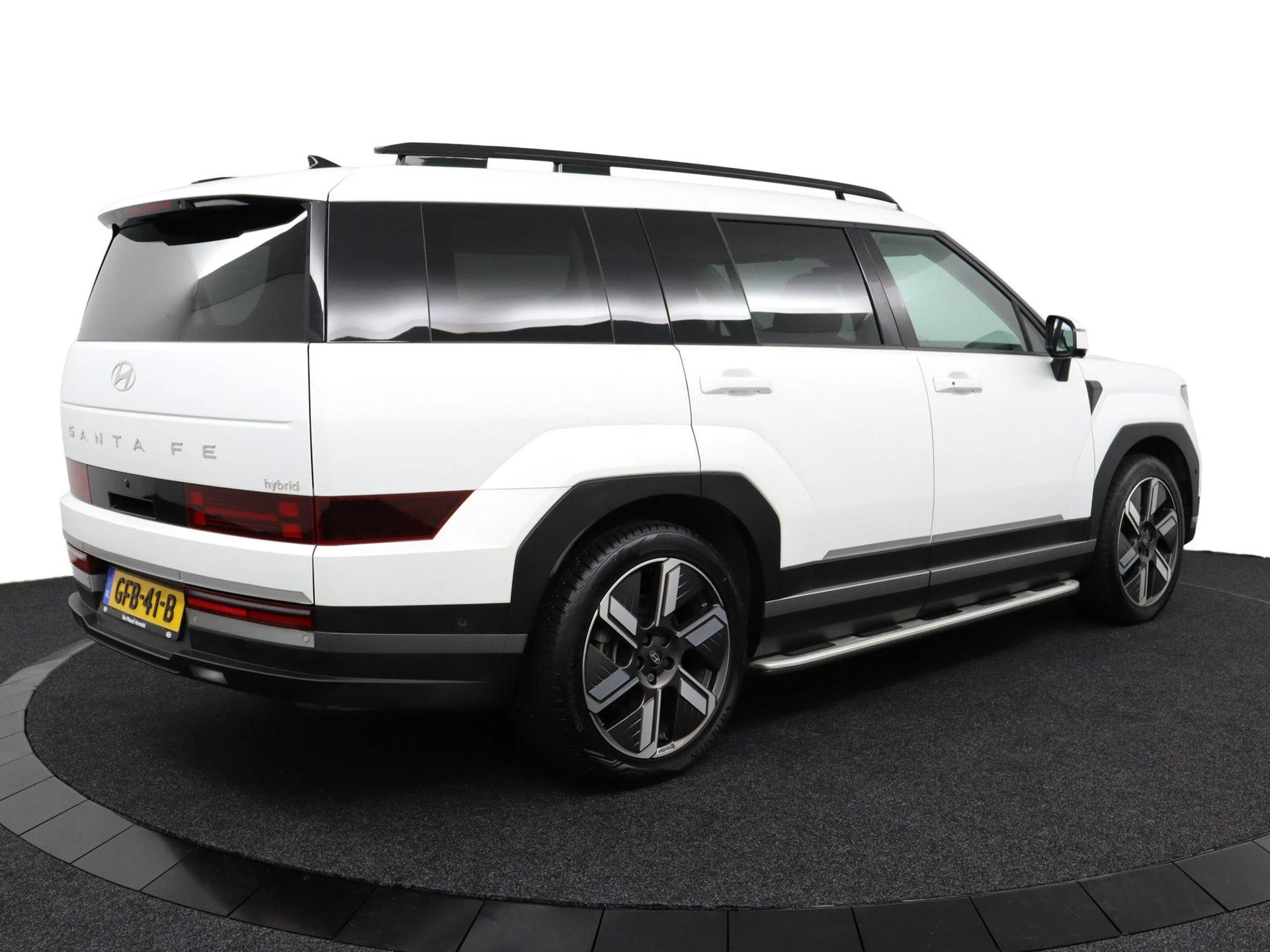 Hyundai-Santa Fe-image-2
