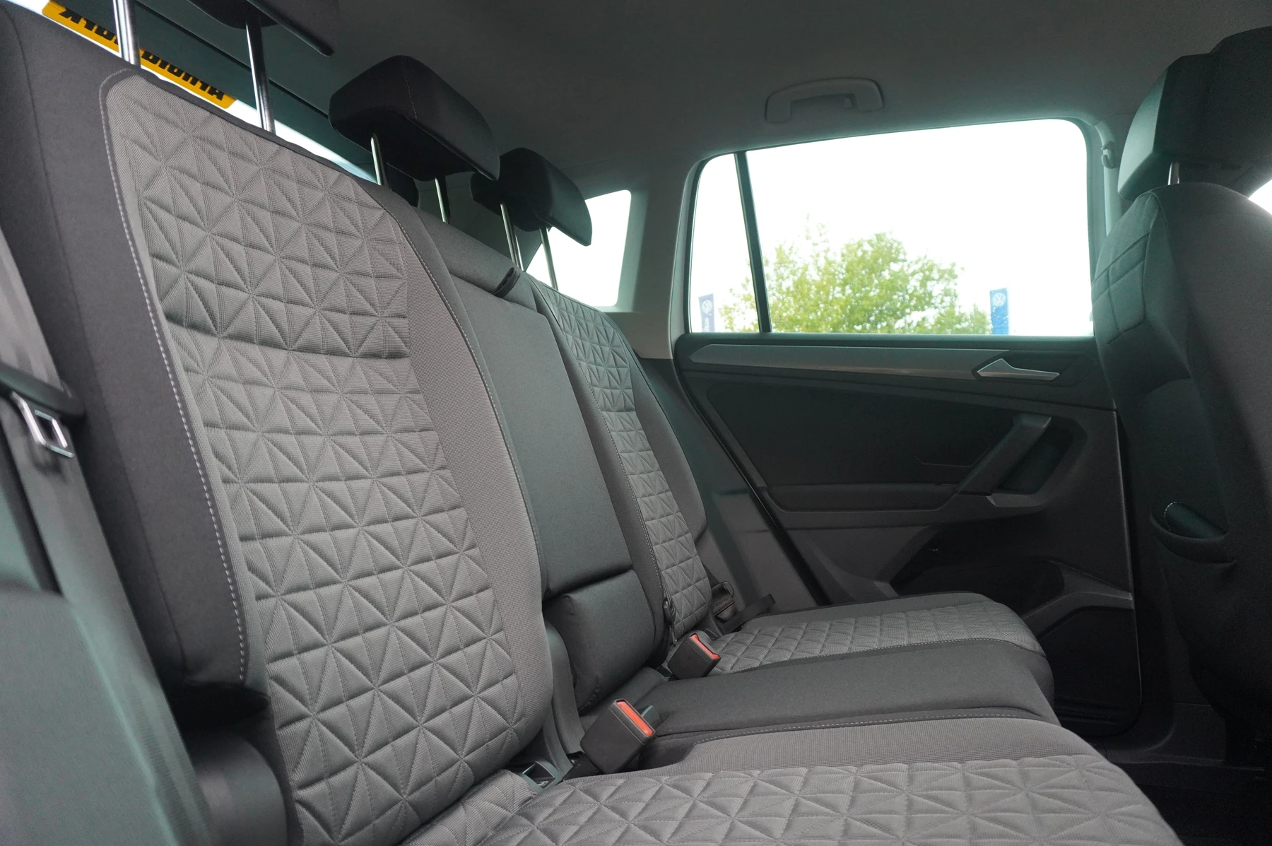 Volkswagen-Tiguan-image-10