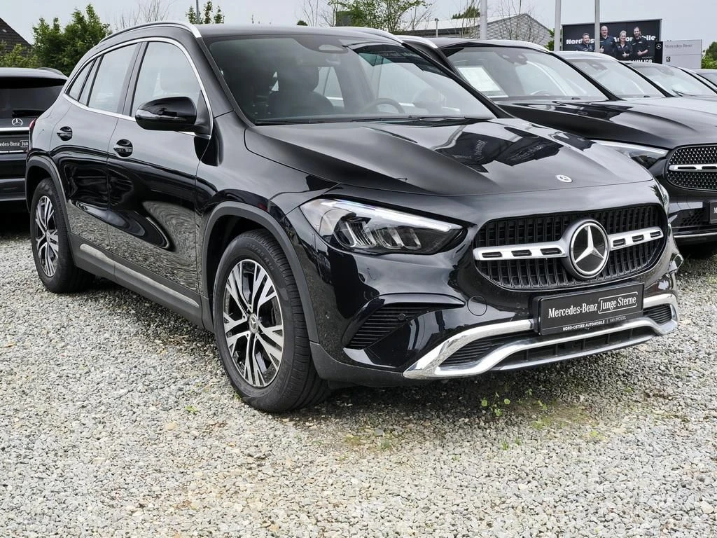 Mercedes-Benz-GLA 200 d-image-4