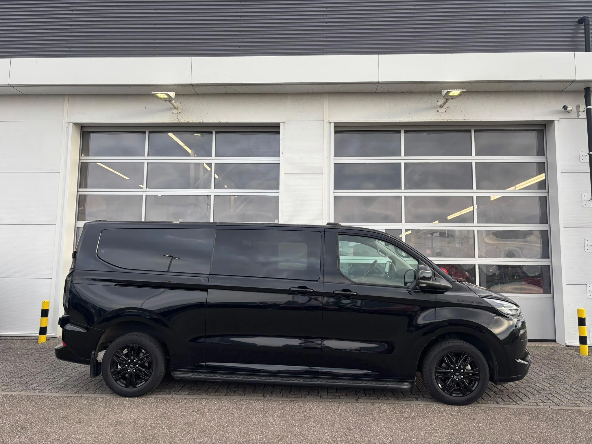 Ford-Transit Custom-image-4