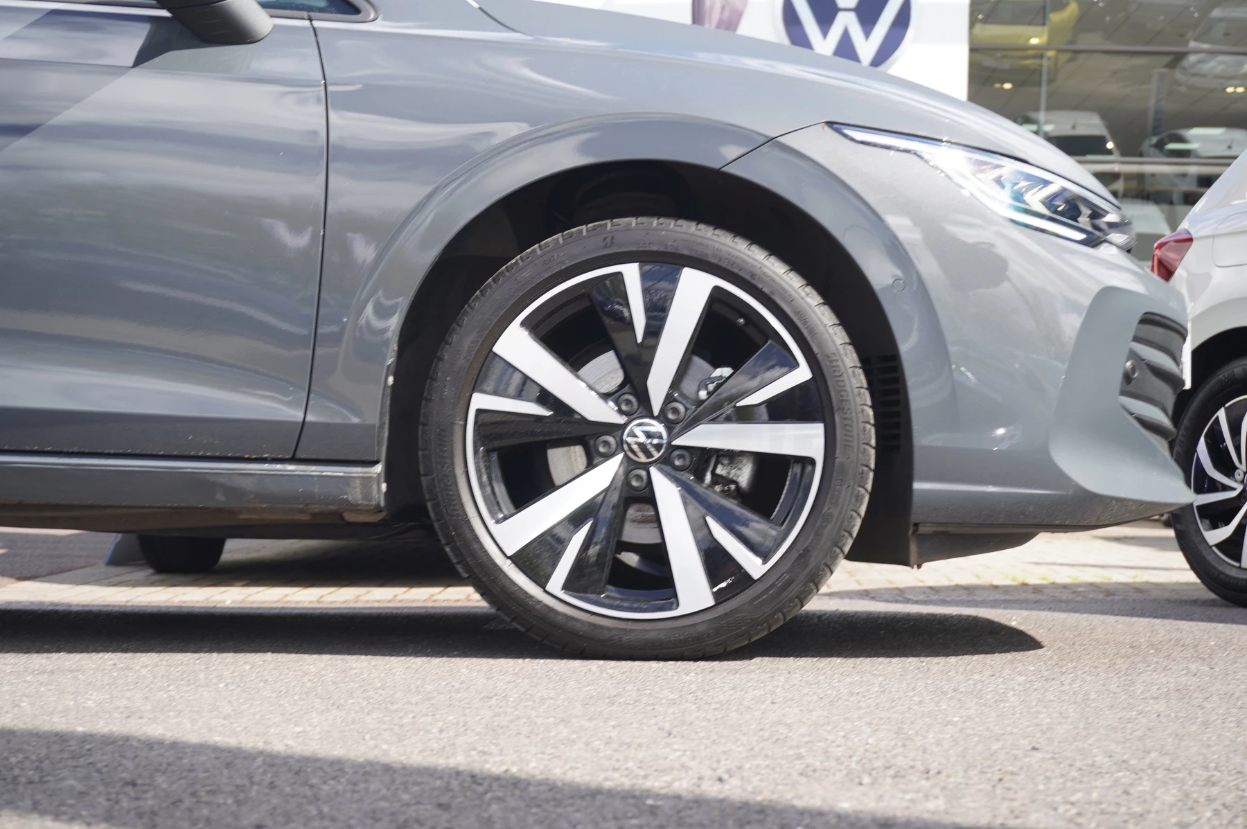 Volkswagen-Golf-image-22