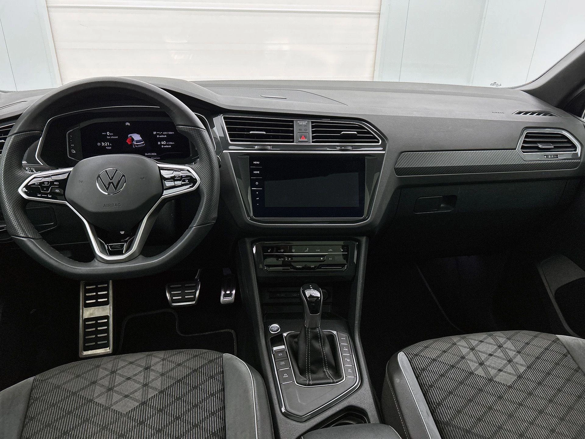 Volkswagen-Tiguan-image-20